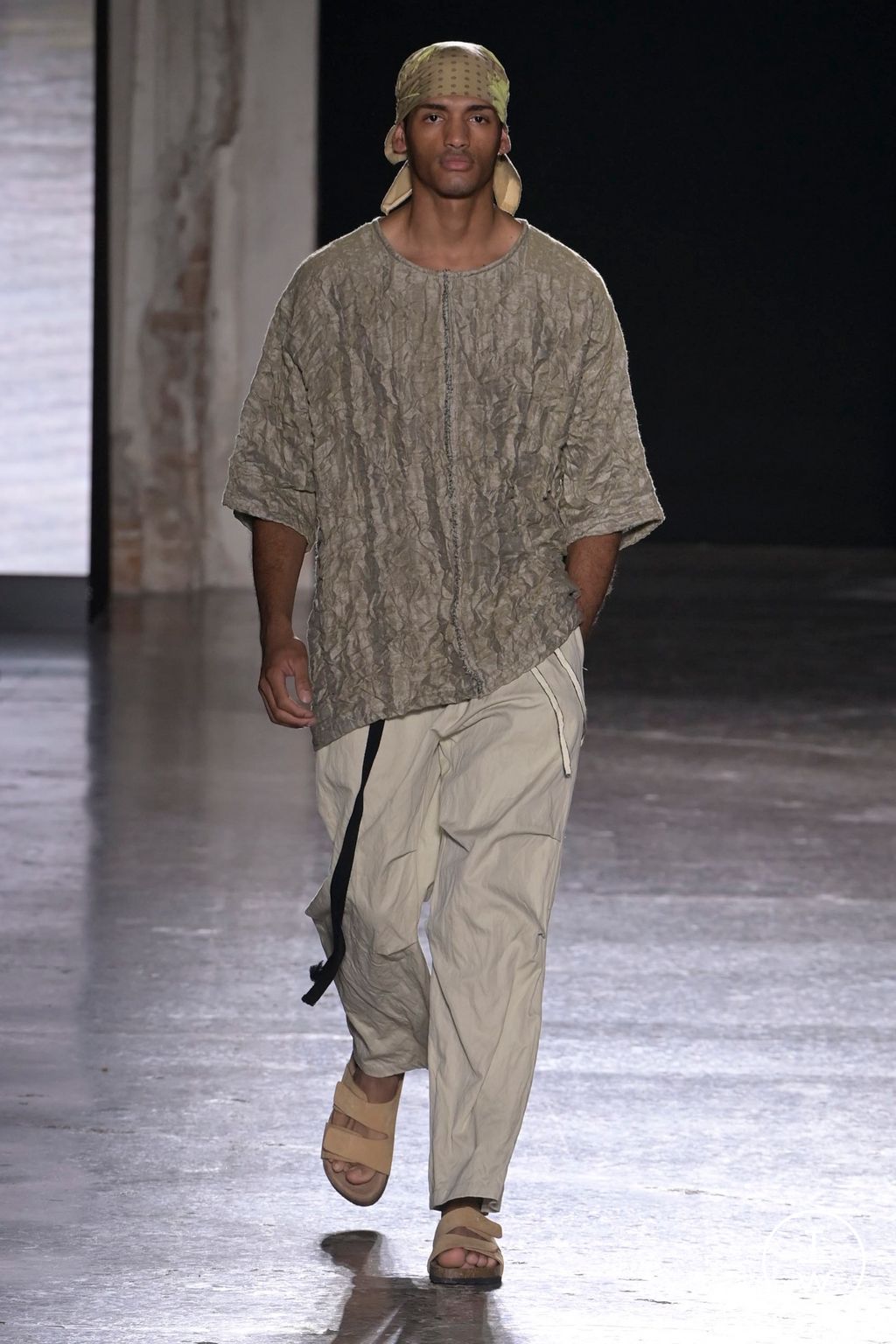 Fashion Week Milan Spring/Summer 2024 look 17 from the BUDAPEST SELECT collection womenswear