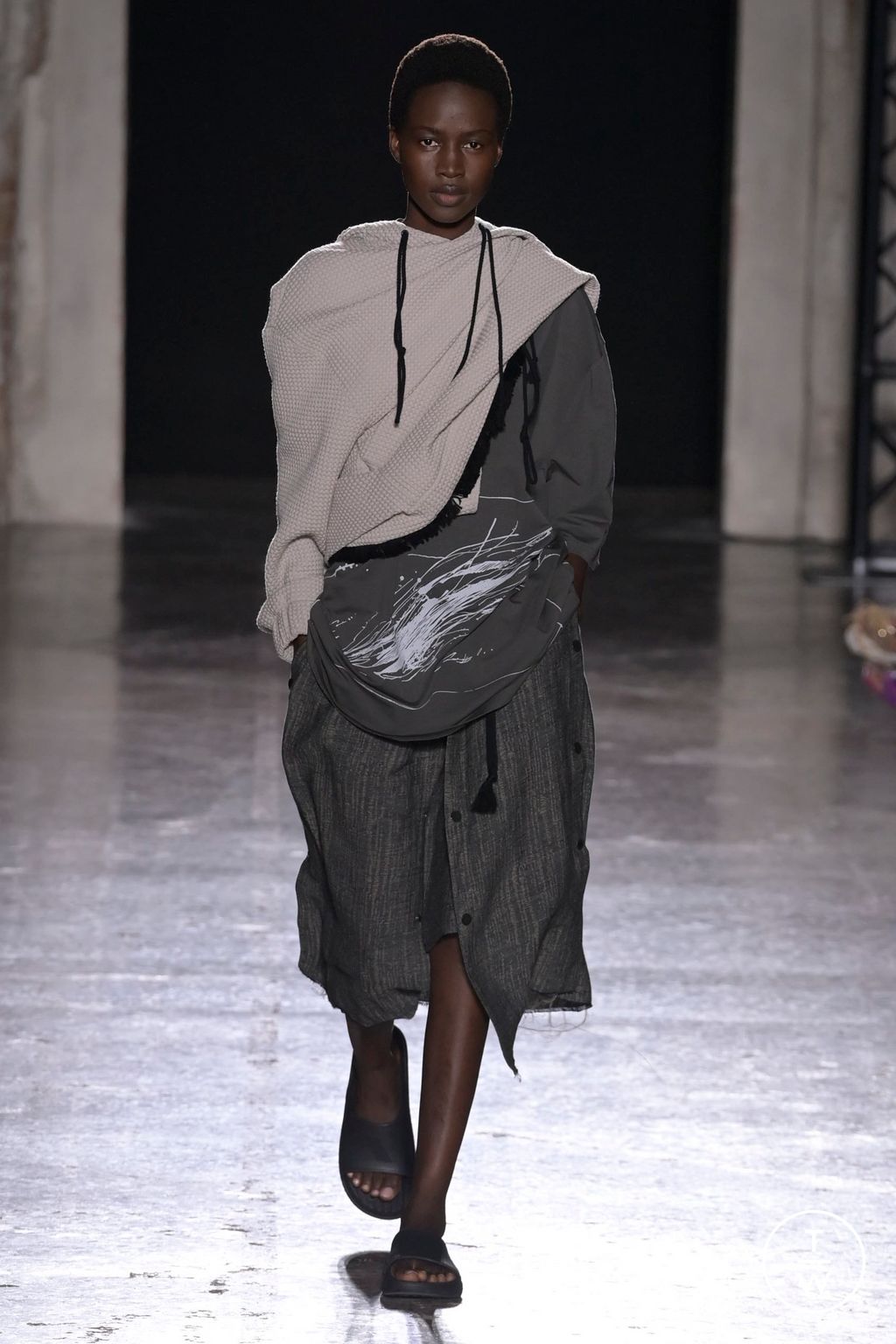 Fashion Week Milan Spring/Summer 2024 look 18 from the BUDAPEST SELECT collection womenswear