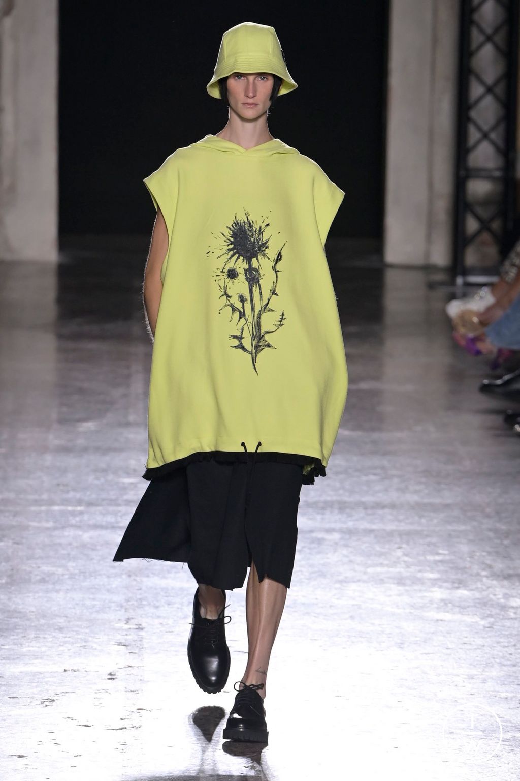 Fashion Week Milan Spring/Summer 2024 look 27 from the BUDAPEST SELECT collection womenswear