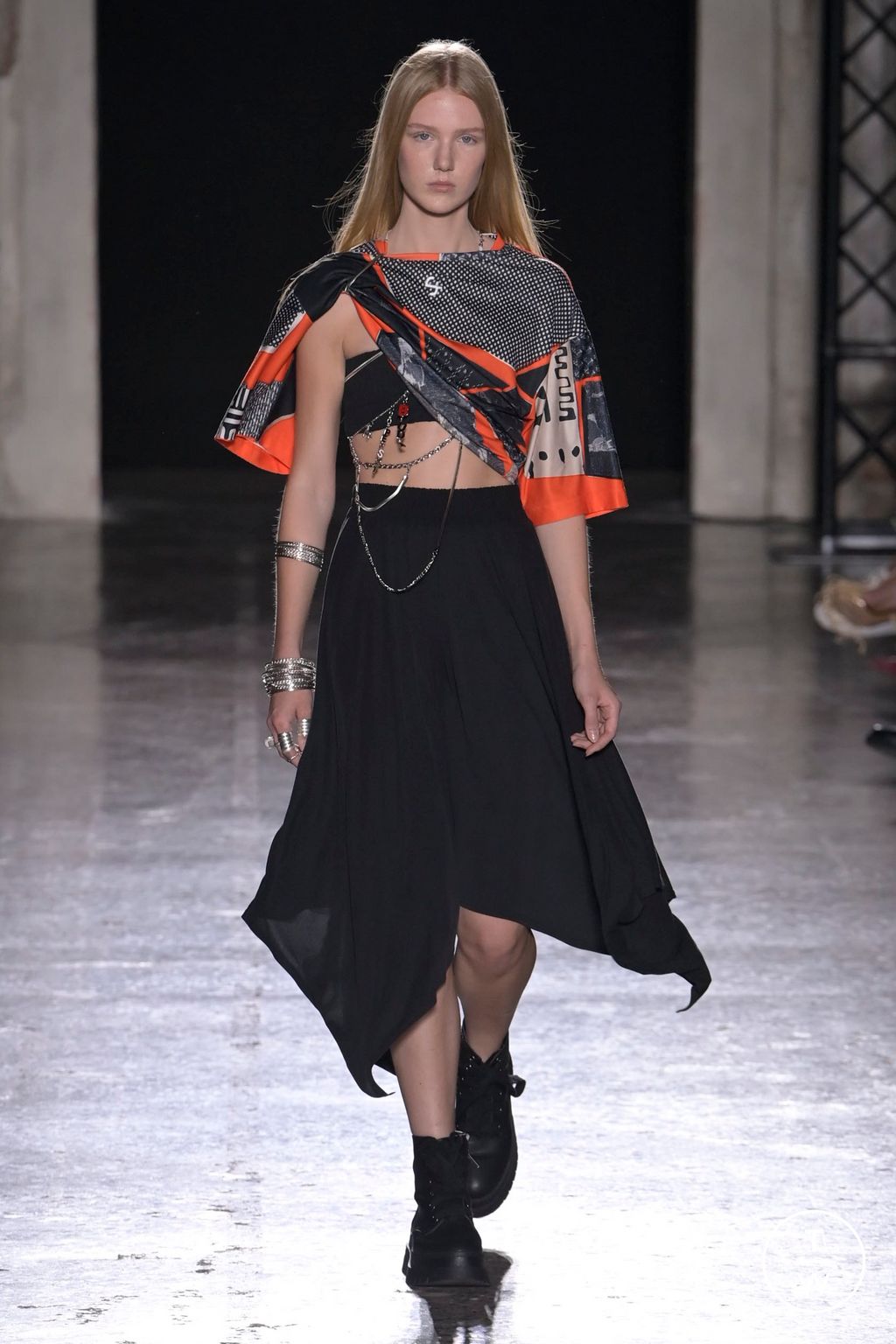 Fashion Week Milan Spring/Summer 2024 look 36 from the BUDAPEST SELECT collection womenswear