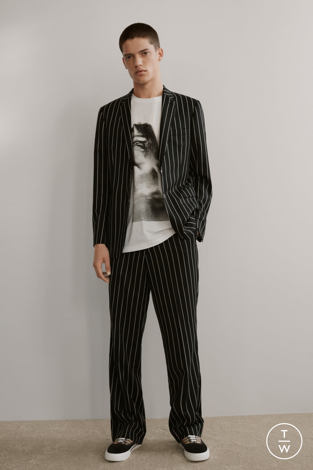 Fashion Week London Pre-Fall 2019 look 16 from the Burberry collection menswear