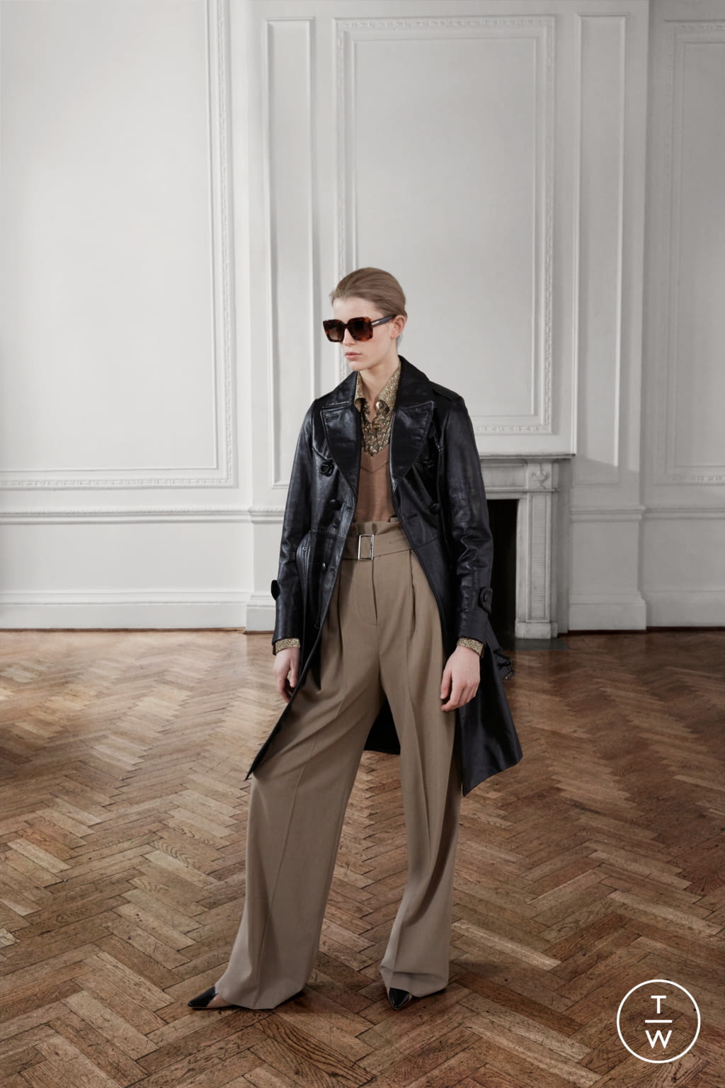 Fashion Week London Pre-Fall 2019 look 22 from the Burberry collection womenswear