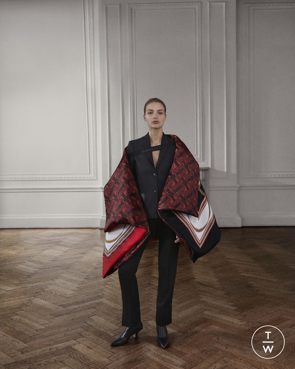 Fashion Week London Pre-Fall 2019 look 10 from the Burberry collection womenswear