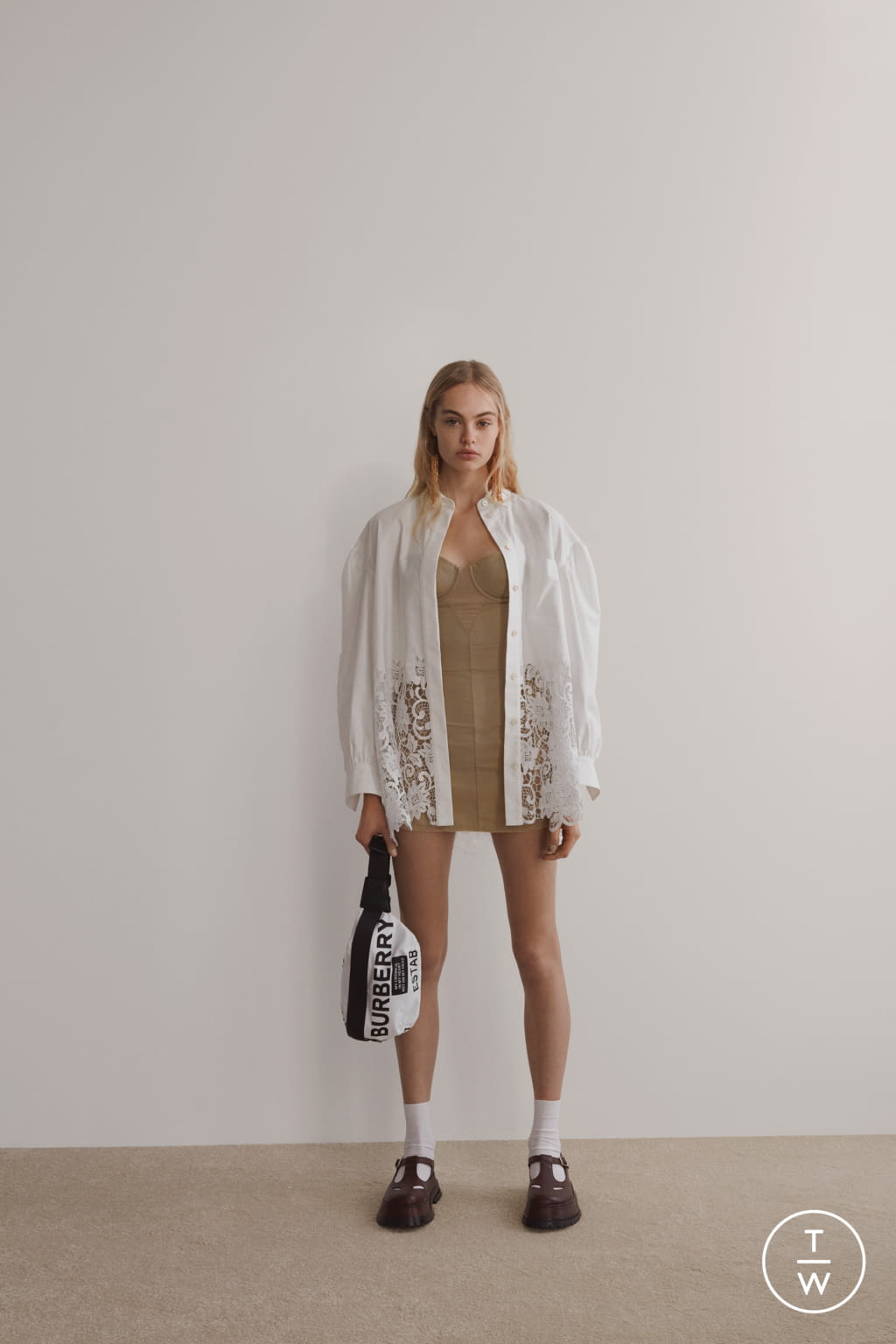Fashion Week London Pre-Fall 2019 look 15 de la collection Burberry womenswear