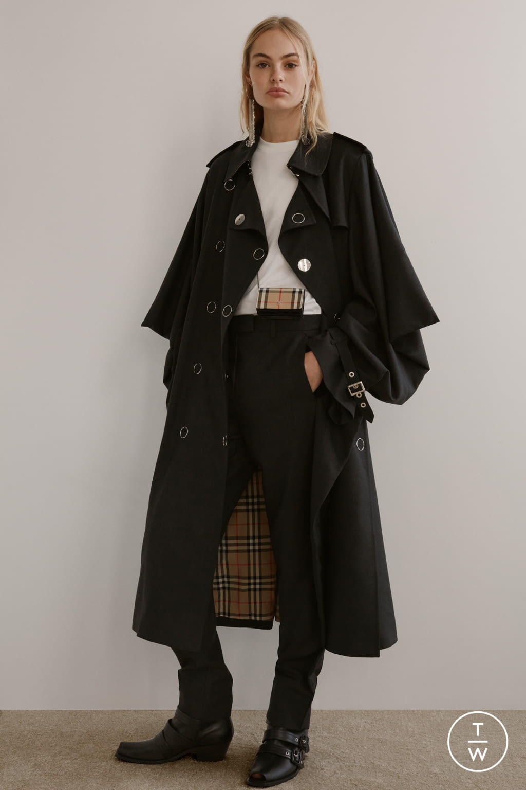 Fashion Week London Pre-Fall 2019 look 19 from the Burberry collection 女装