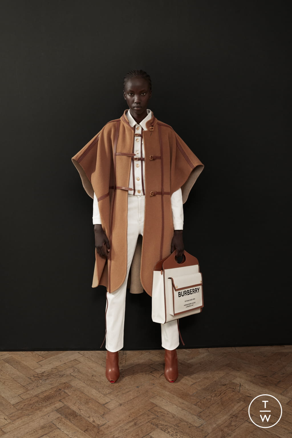 Fashion Week London Pre-Fall 2019 look 3 from the Burberry collection womenswear
