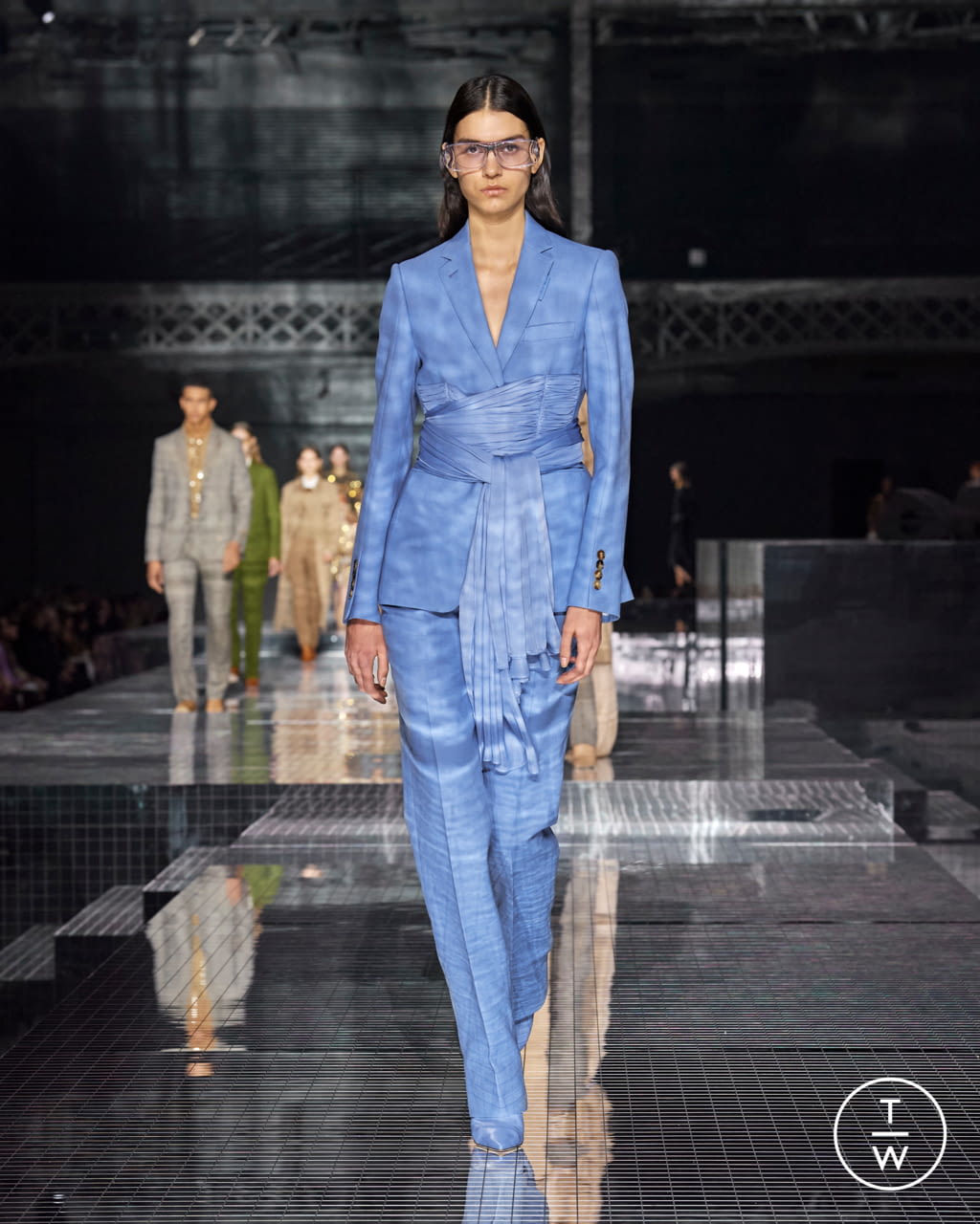 Fashion Week London Fall/Winter 2020 look 25 from the Burberry collection womenswear