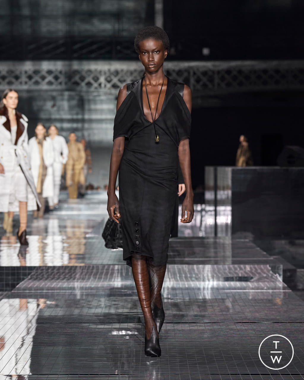 Fashion Week London Fall/Winter 2020 look 8 from the Burberry collection womenswear