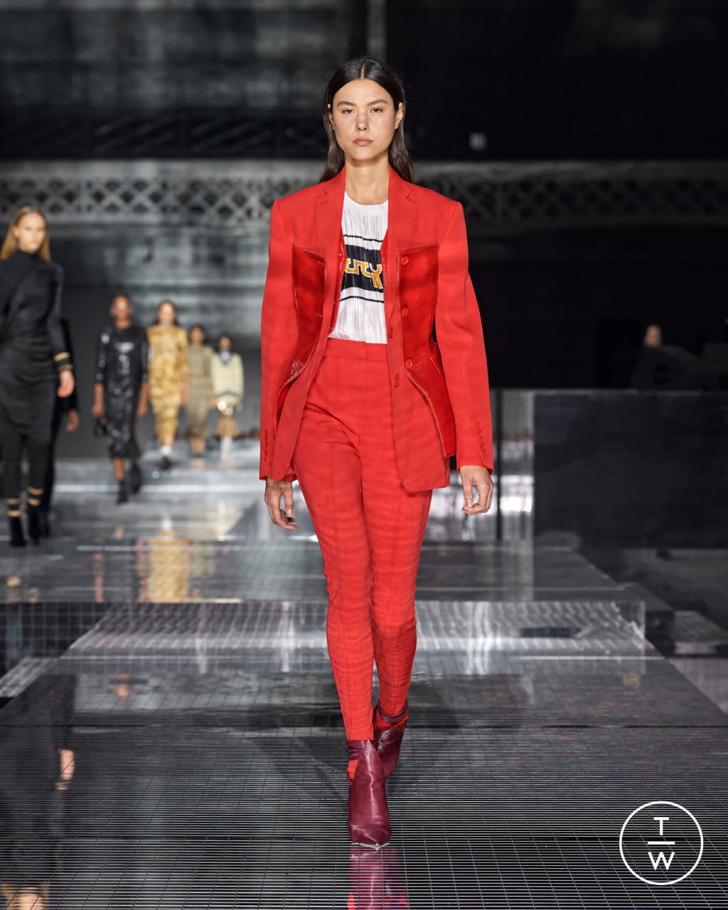 Fashion Week London Fall/Winter 2020 look 97 from the Burberry collection womenswear