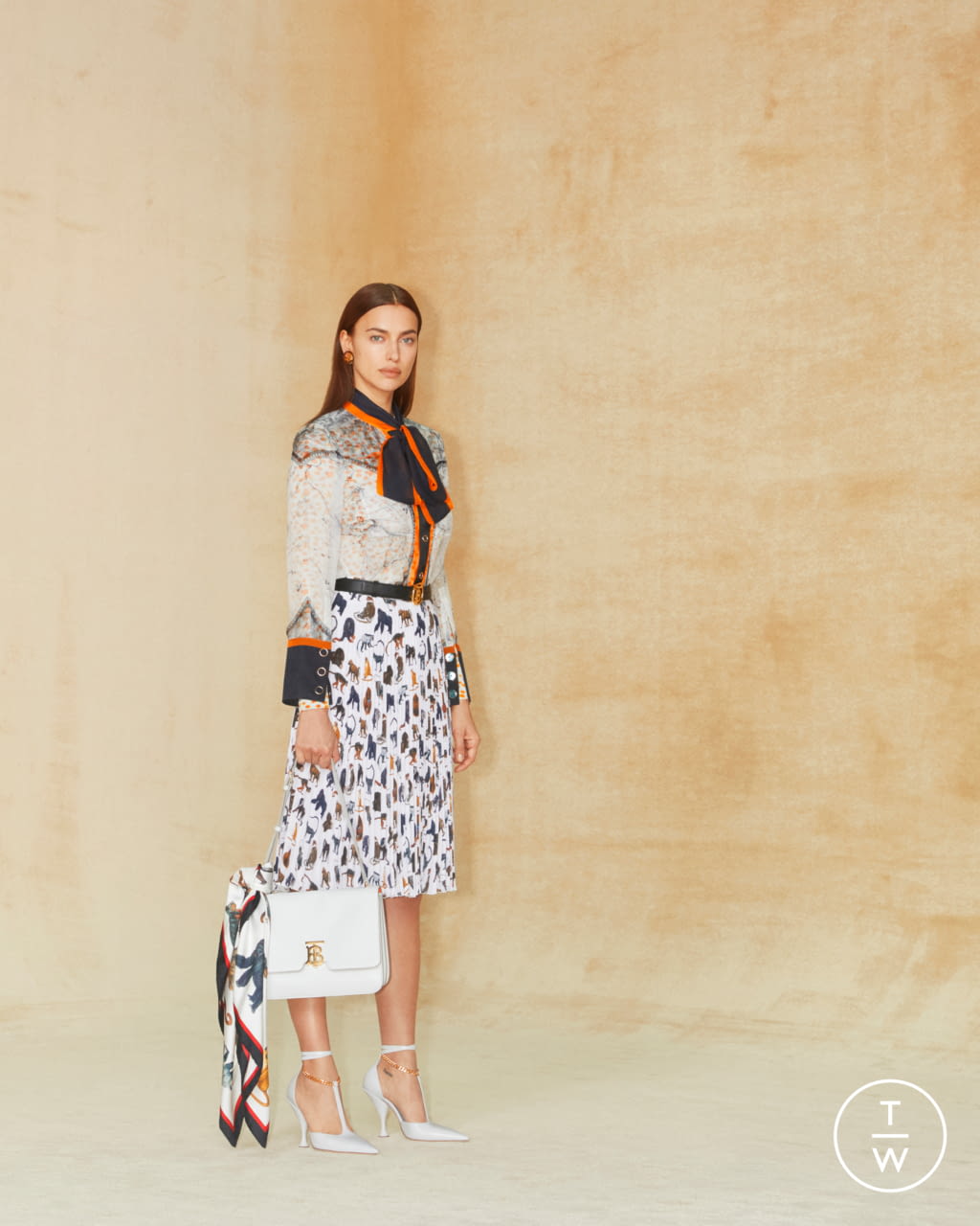 Fashion Week London Pre-Fall 2020 look 1 from the Burberry collection 女装