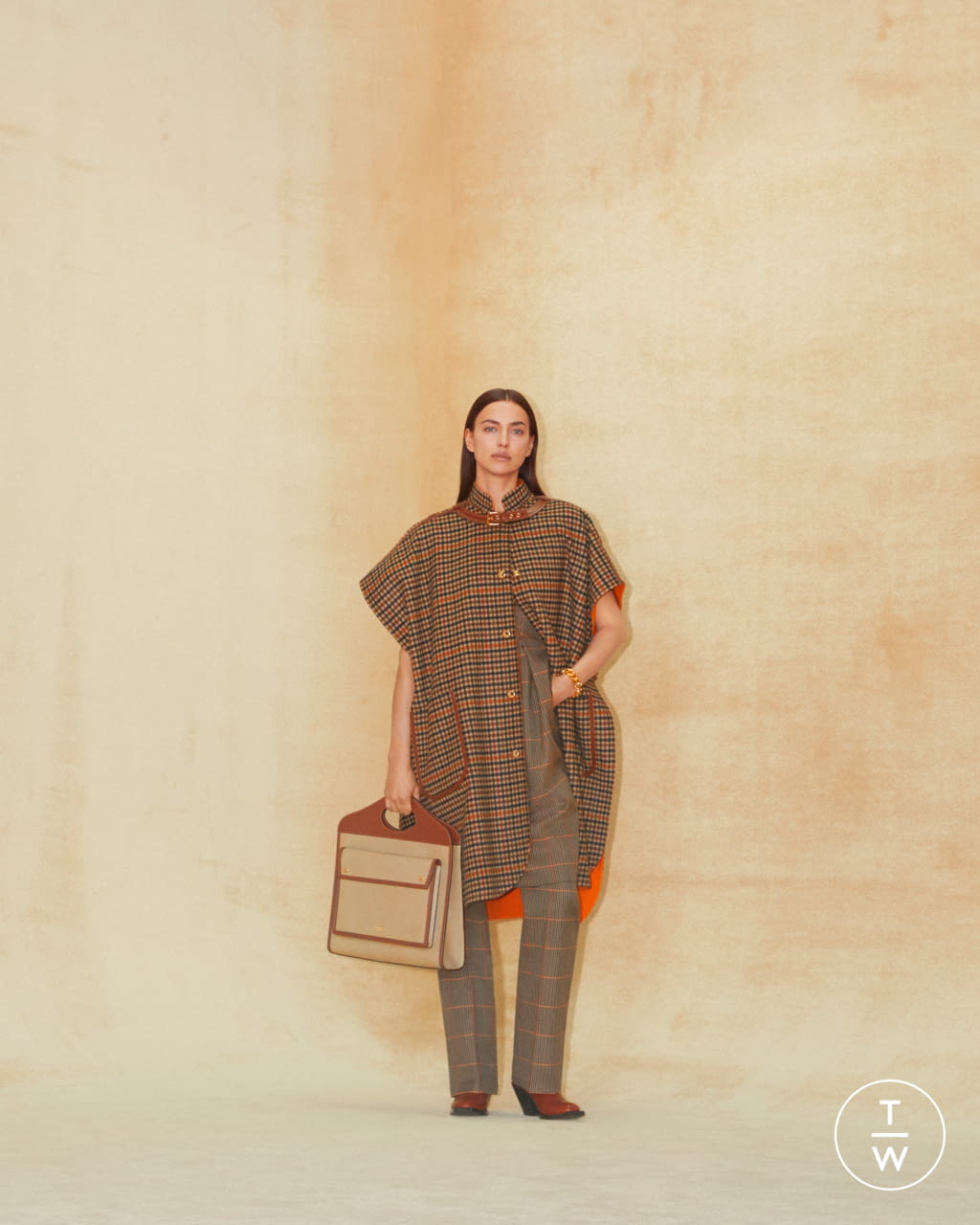 Fashion Week London Pre-Fall 2020 look 24 from the Burberry collection womenswear