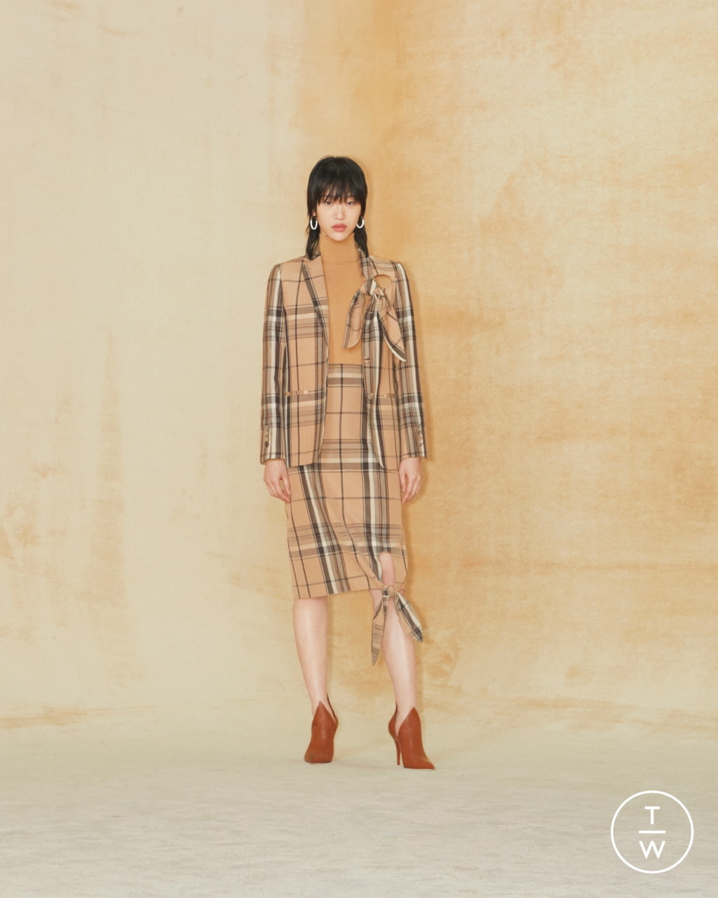 Fashion Week London Pre-Fall 2020 look 25 from the Burberry collection womenswear