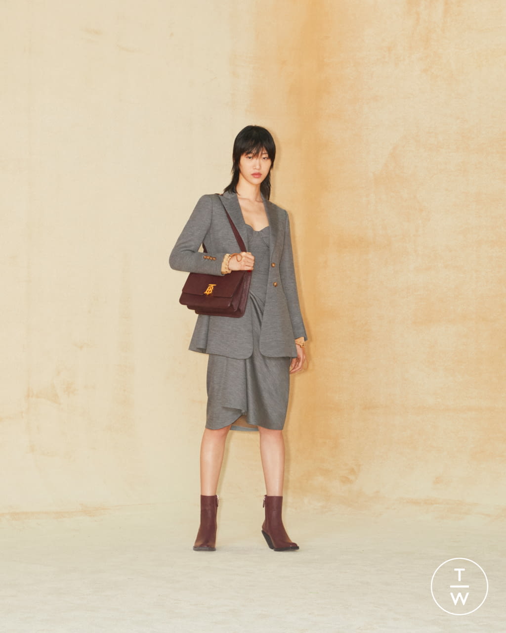 Fashion Week London Pre-Fall 2020 look 27 from the Burberry collection womenswear
