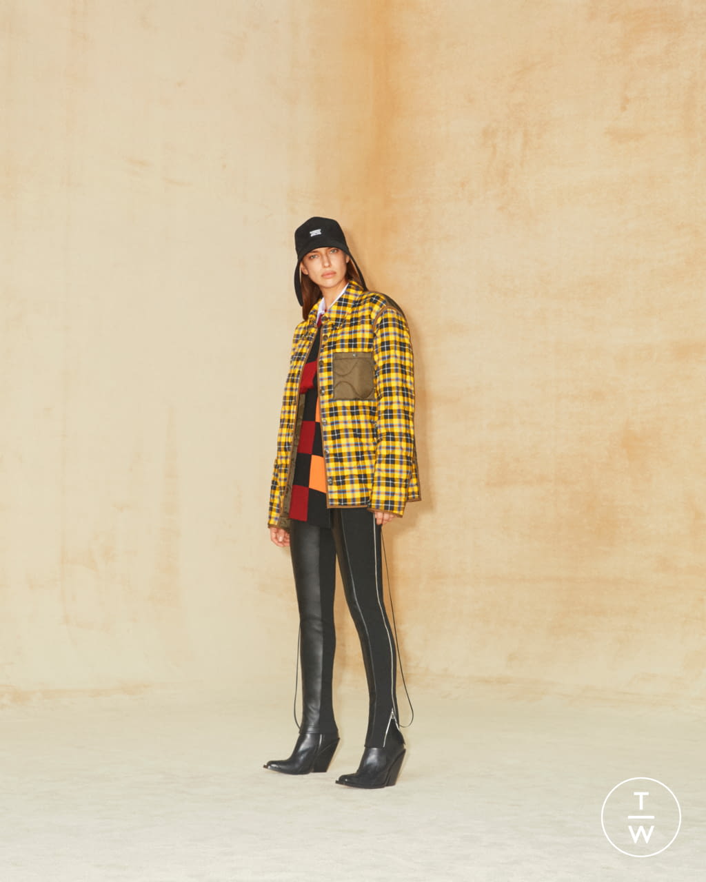 Fashion Week London Pre-Fall 2020 look 43 from the Burberry collection 女装