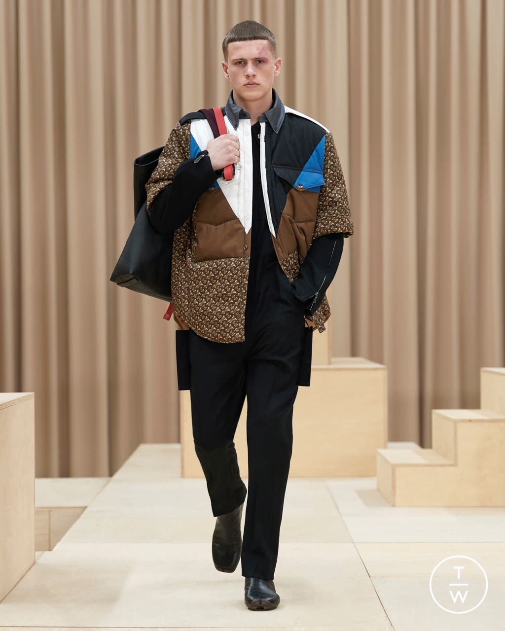 Fashion Week London Fall/Winter 2021 look 15 from the Burberry collection menswear