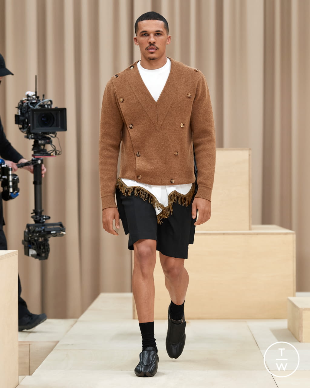 Fashion Week London Fall/Winter 2021 look 26 from the Burberry collection 男装