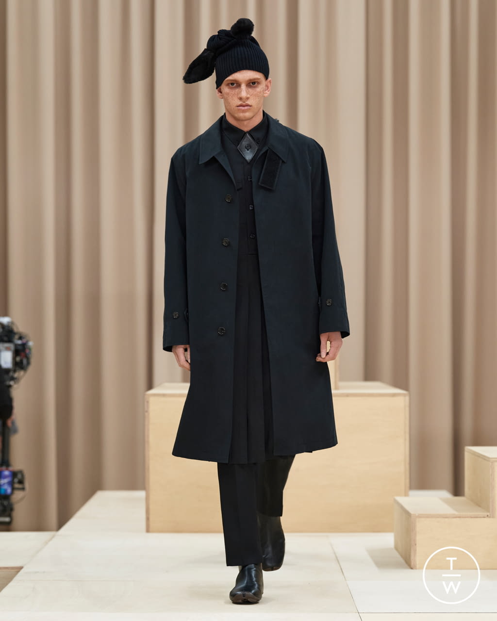 Fashion Week London Fall/Winter 2021 look 6 from the Burberry collection 男装