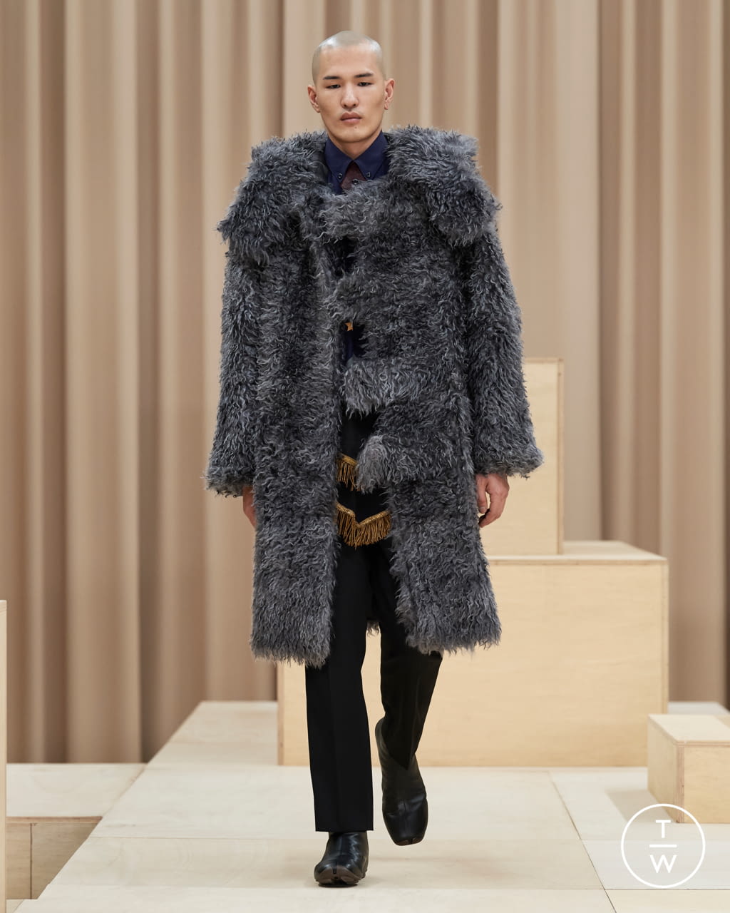 Fashion Week London Fall/Winter 2021 look 7 from the Burberry collection menswear