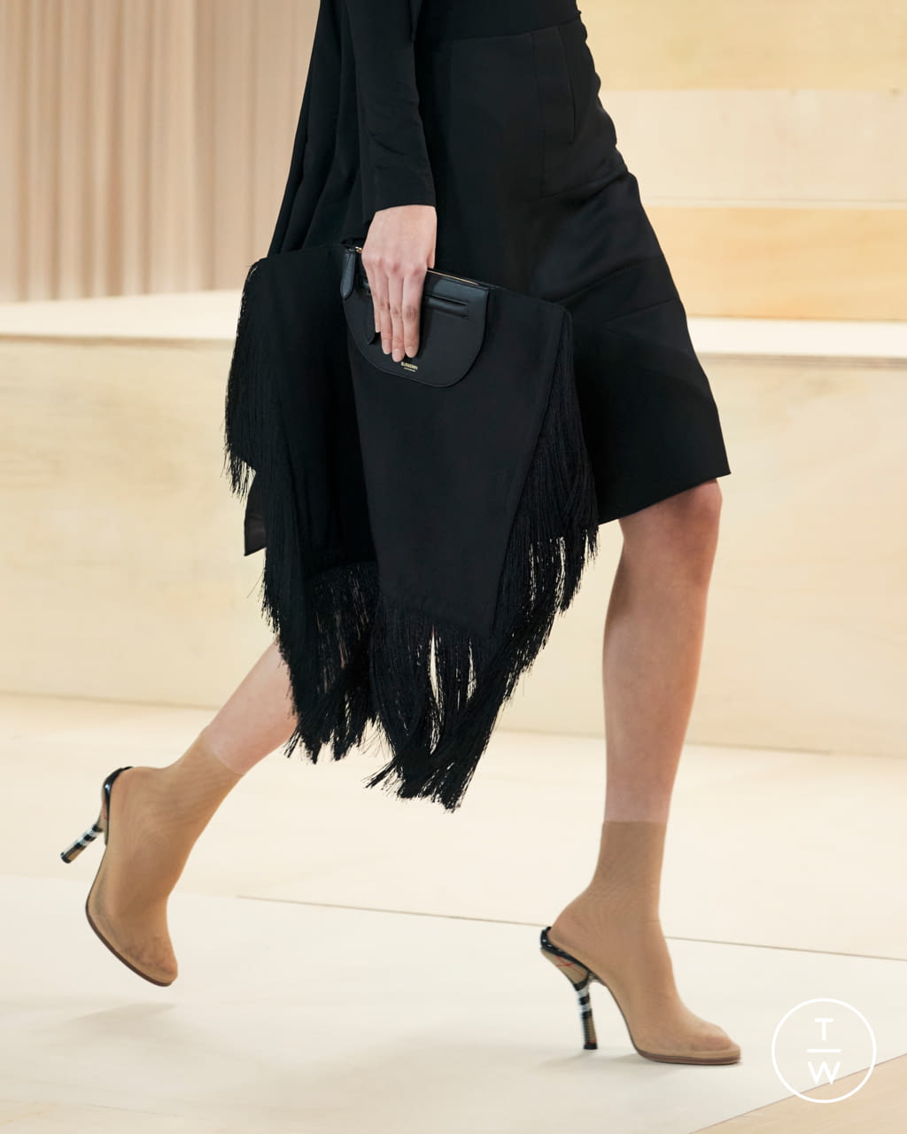Fashion Week London Fall/Winter 2021 look 1 from the Burberry collection womenswear accessories