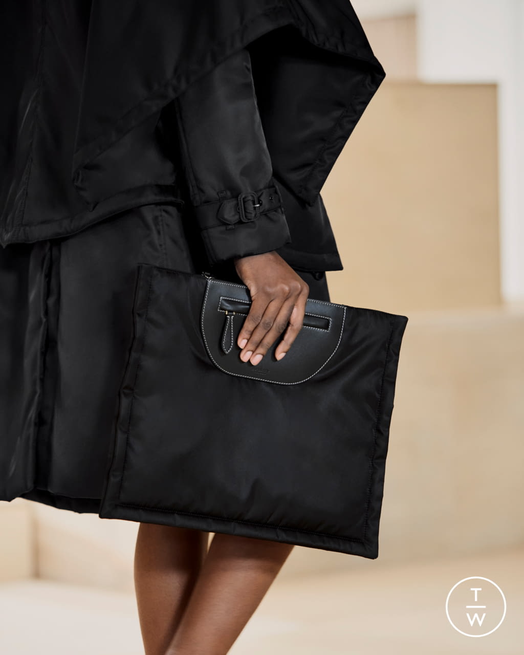 Fashion Week London Fall/Winter 2021 look 5 from the Burberry collection womenswear accessories