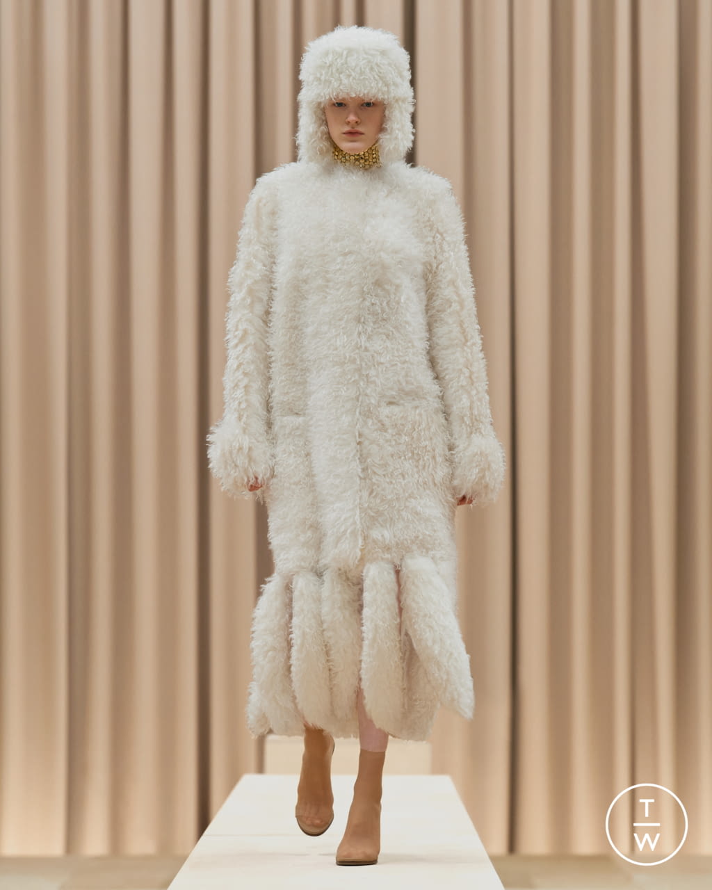 Fashion Week London Fall/Winter 2021 look 22 de la collection Burberry womenswear