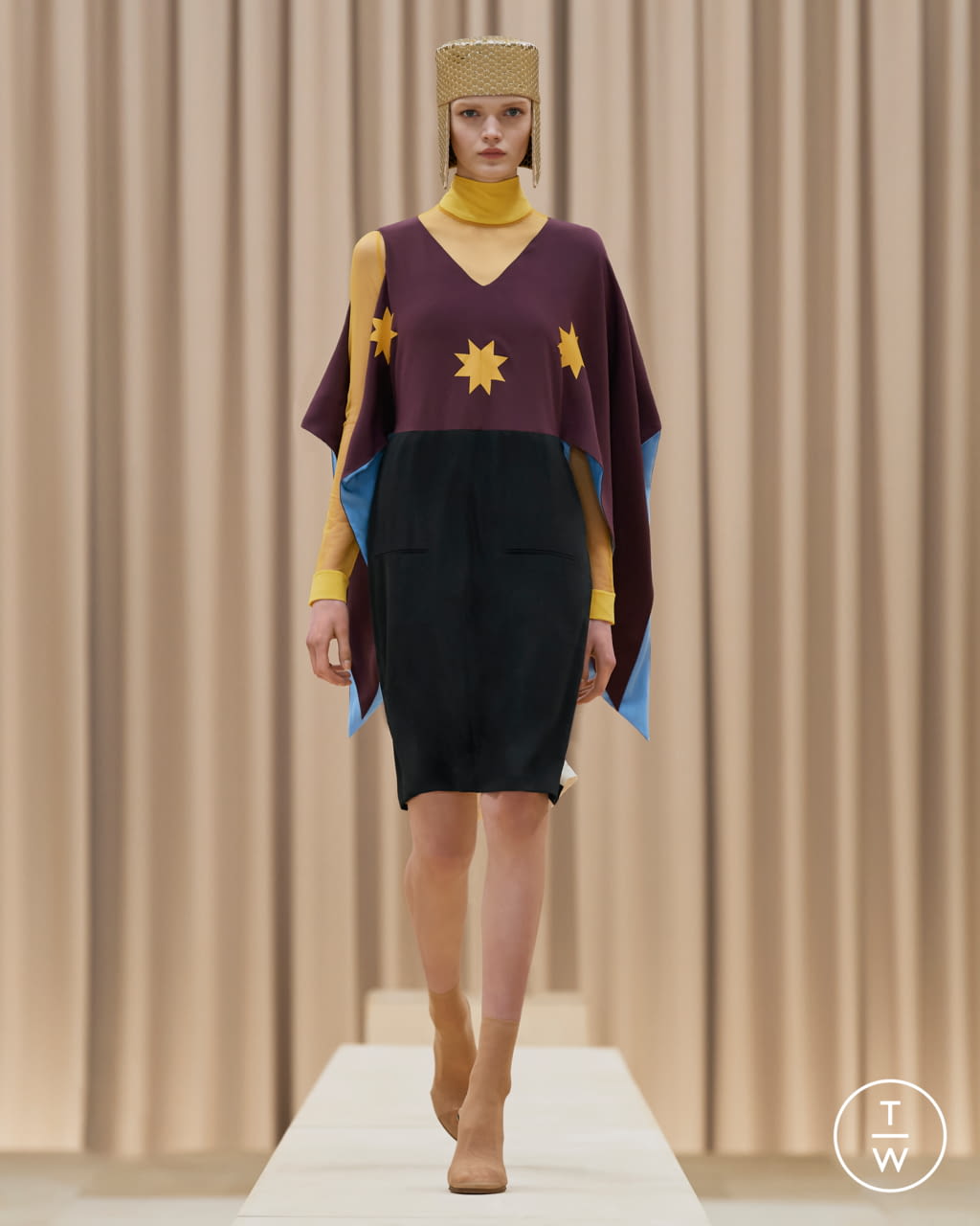 Fashion Week London Fall/Winter 2021 look 37 de la collection Burberry womenswear