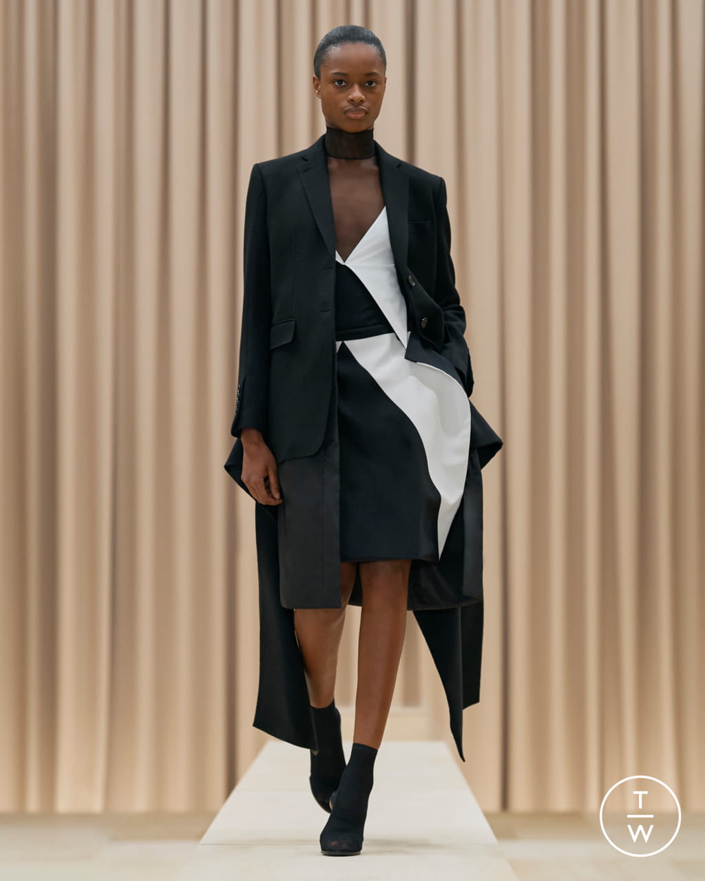 Fashion Week London Fall/Winter 2021 look 46 from the Burberry collection 女装