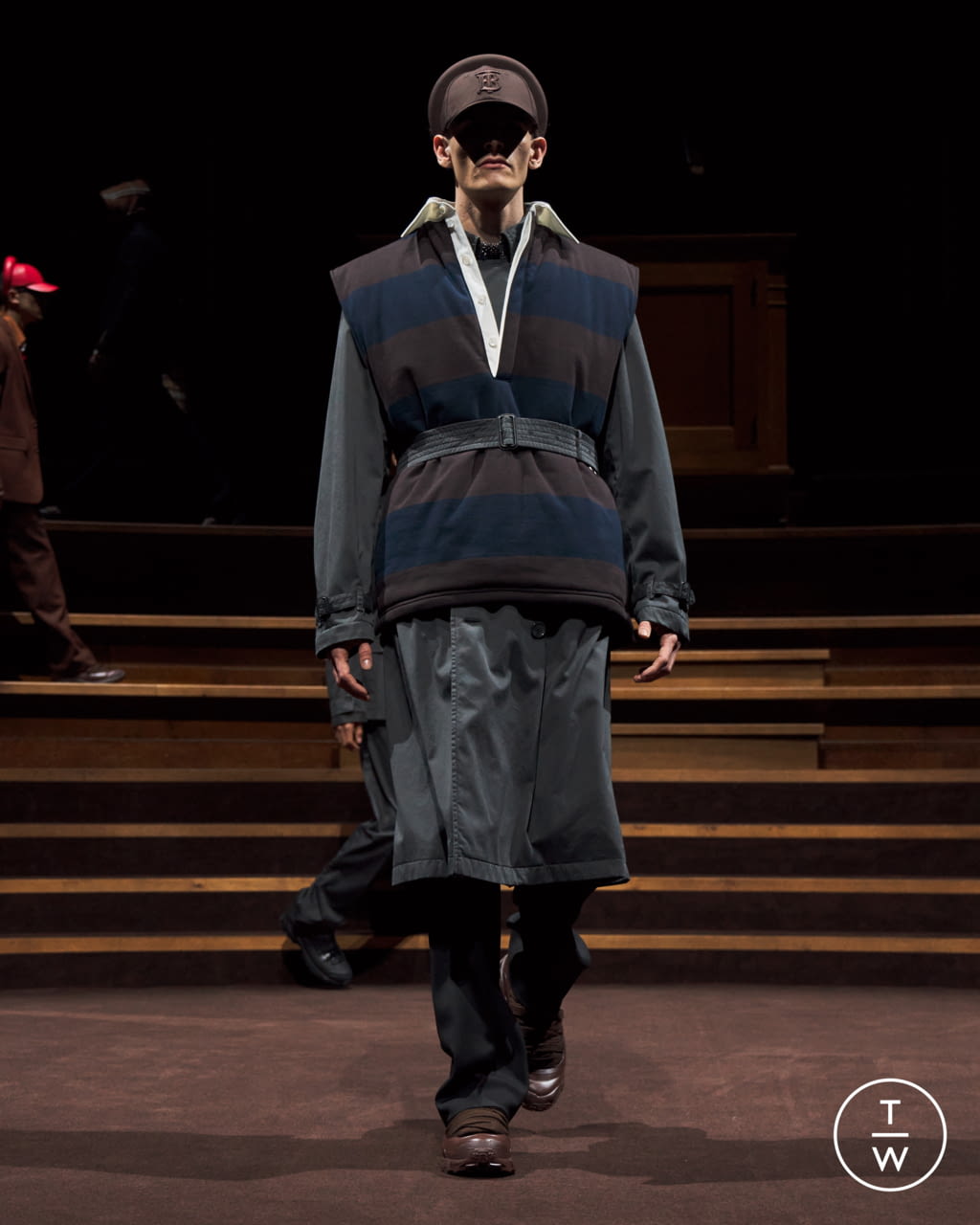 Fashion Week London Fall/Winter 2022 look 12 from the Burberry collection menswear