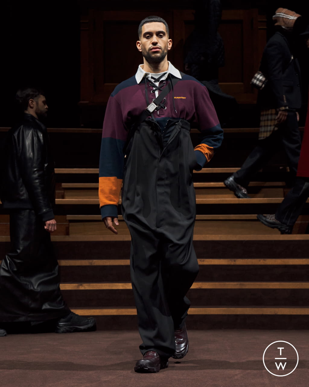 Fashion Week London Fall/Winter 2022 look 15 from the Burberry collection menswear