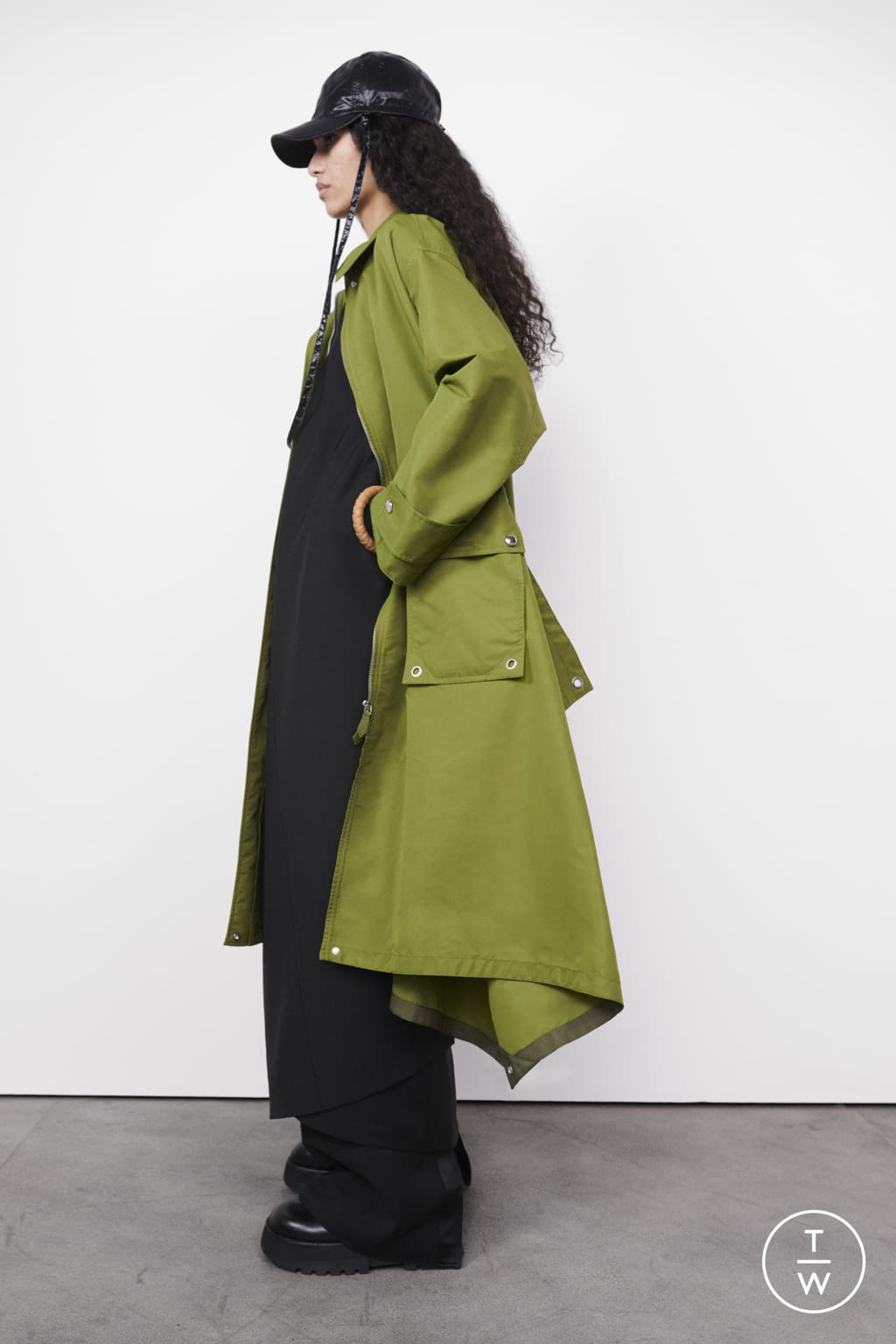 Fashion Week London Pre-Fall 2022 look 13 de la collection Burberry womenswear