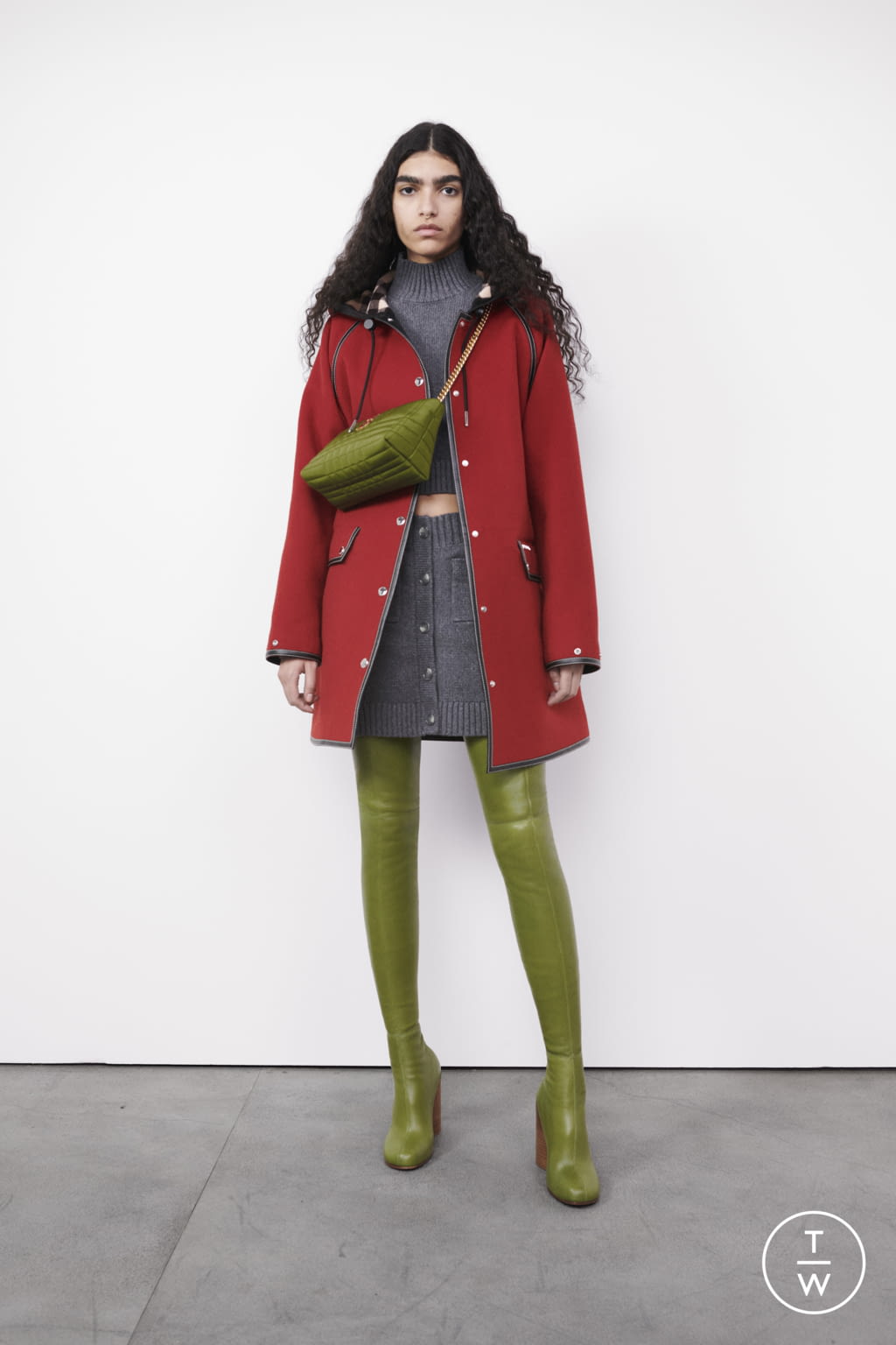 Fashion Week London Pre-Fall 2022 look 42 from the Burberry collection 女装