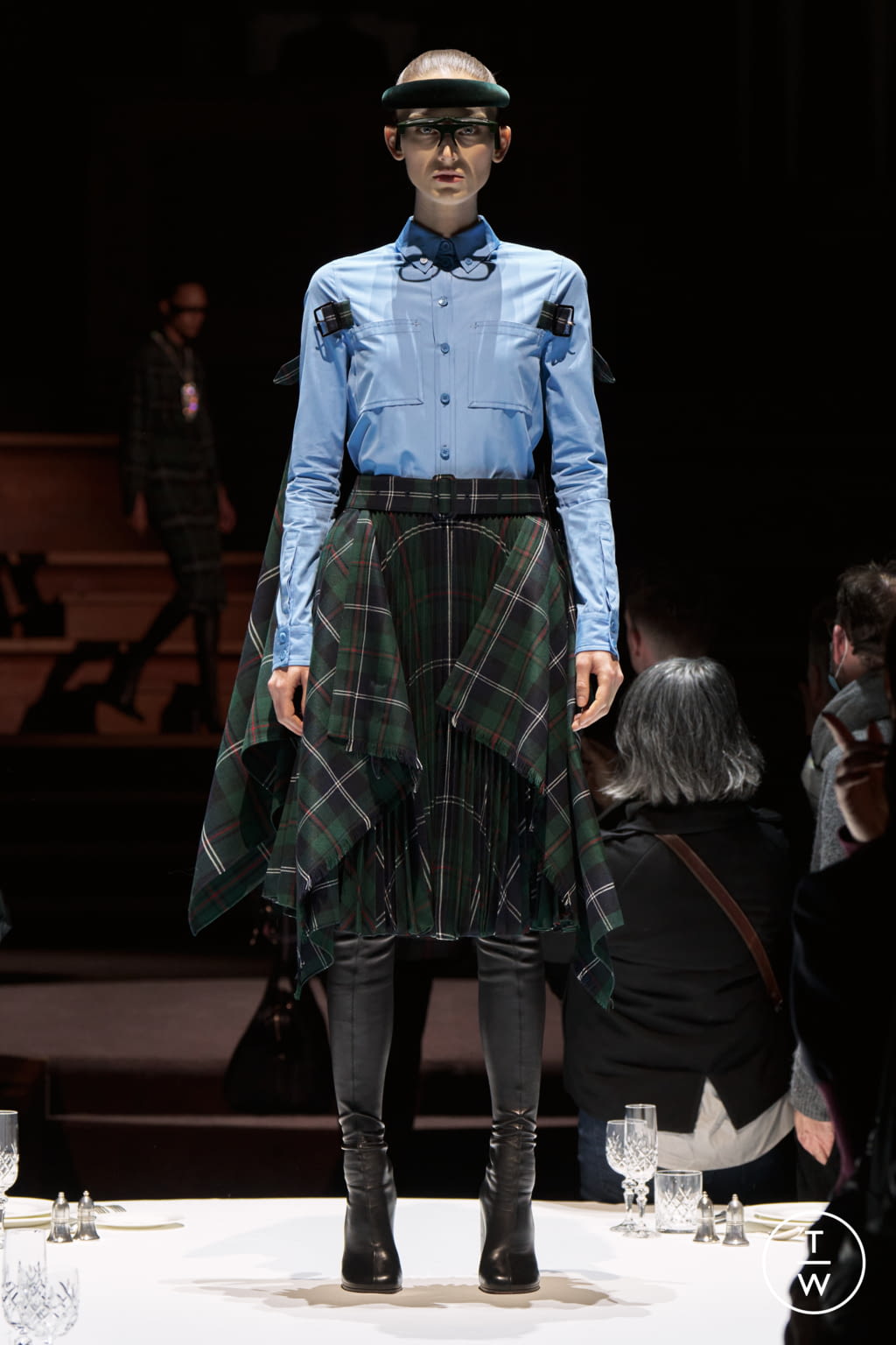 Fashion Week London Fall/Winter 2022 look 13 from the Burberry collection 女装