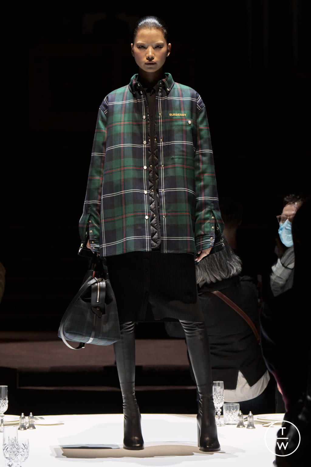 Fashion Week London Fall/Winter 2022 look 14 from the Burberry collection 女装