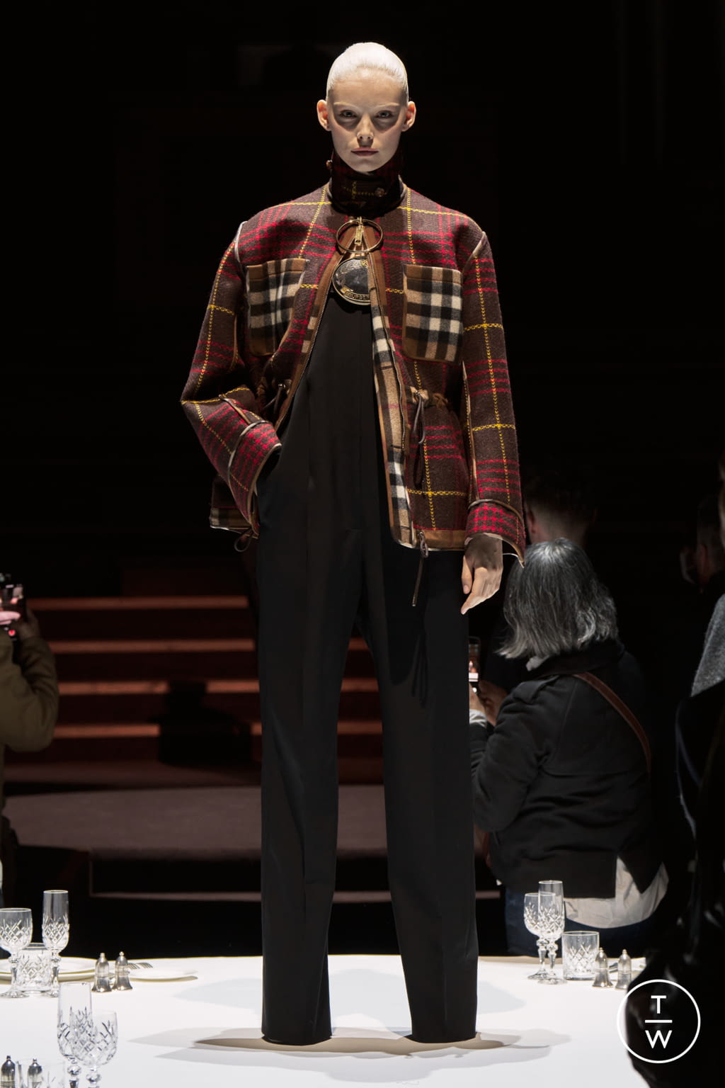 Fashion Week London Fall/Winter 2022 look 36 from the Burberry collection 女装