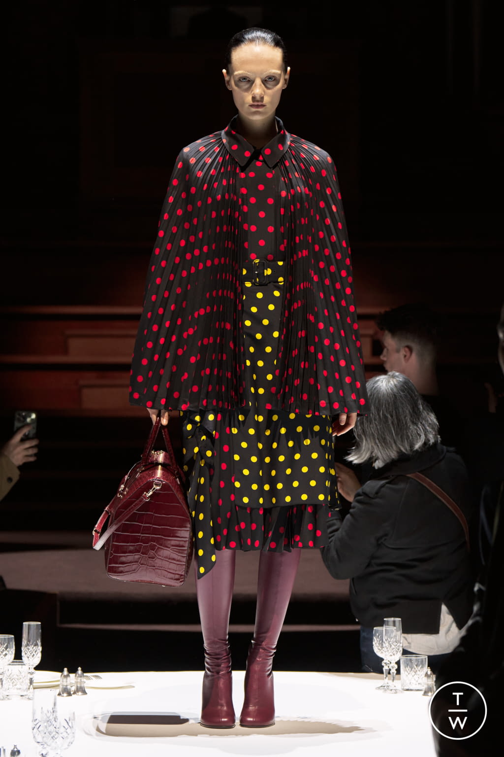 Fashion Week London Fall/Winter 2022 look 41 from the Burberry collection 女装