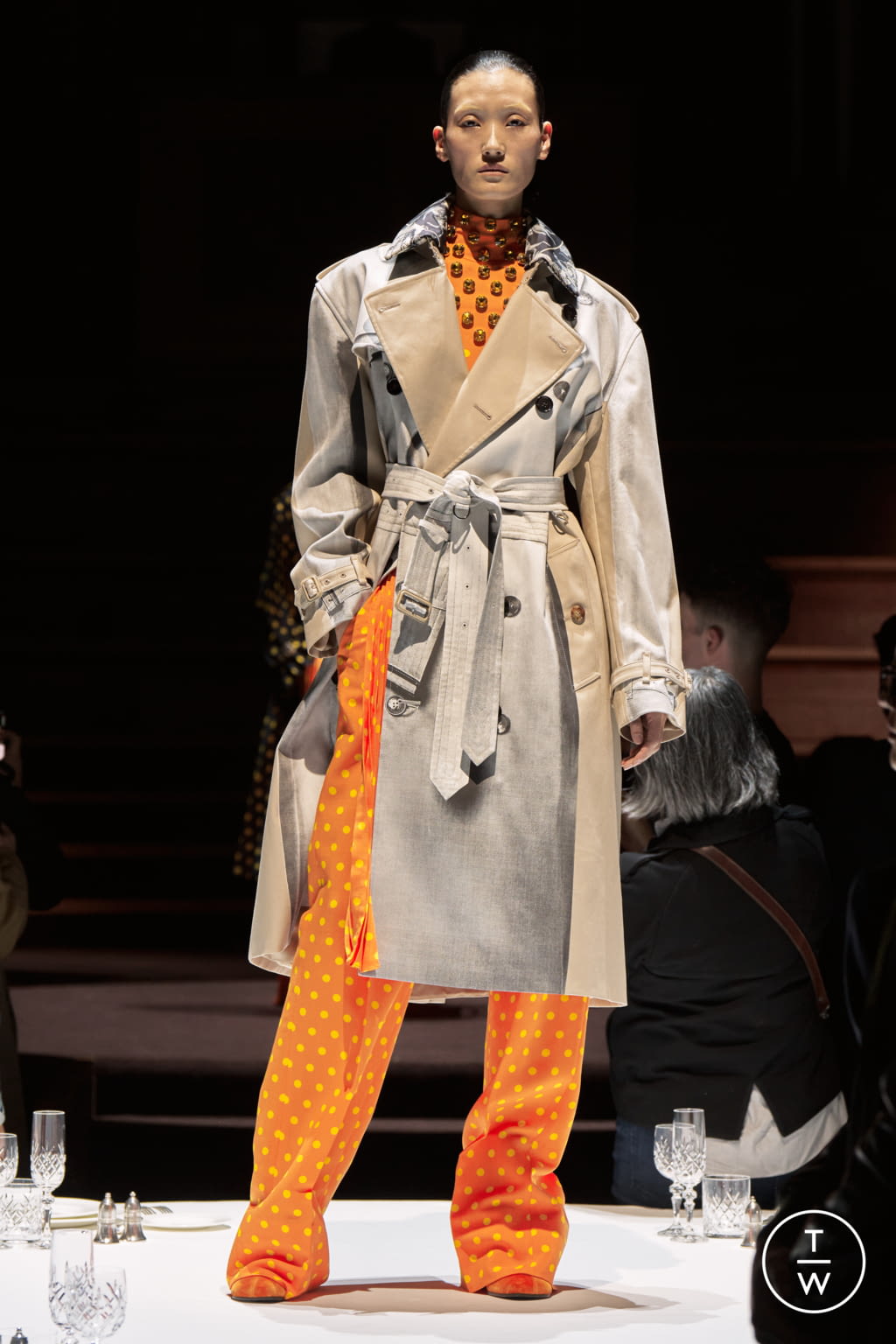 Fashion Week London Fall/Winter 2022 look 42 from the Burberry collection 女装