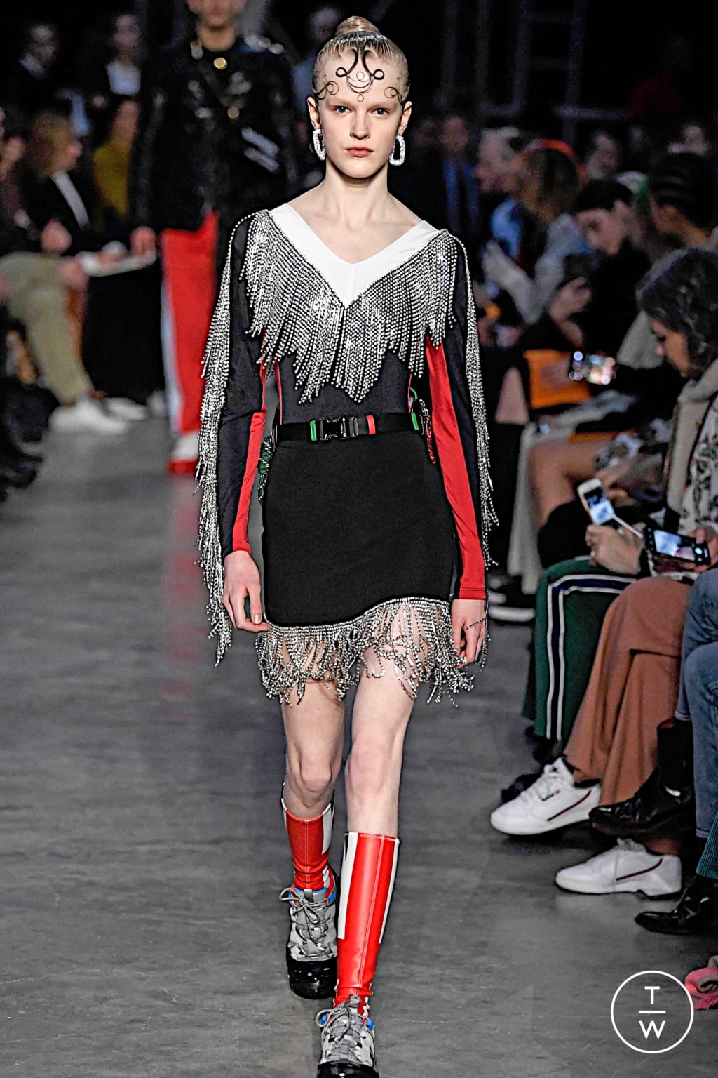 Fashion Week London Fall/Winter 2019 look 8 from the Burberry collection womenswear