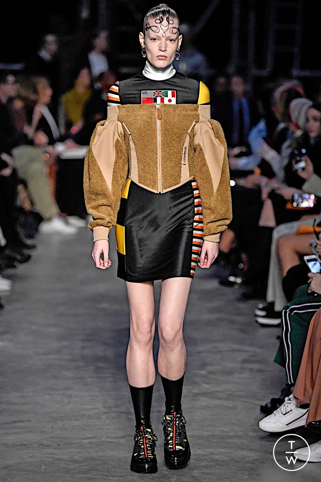 Fashion Week London Fall/Winter 2019 look 13 from the Burberry collection womenswear