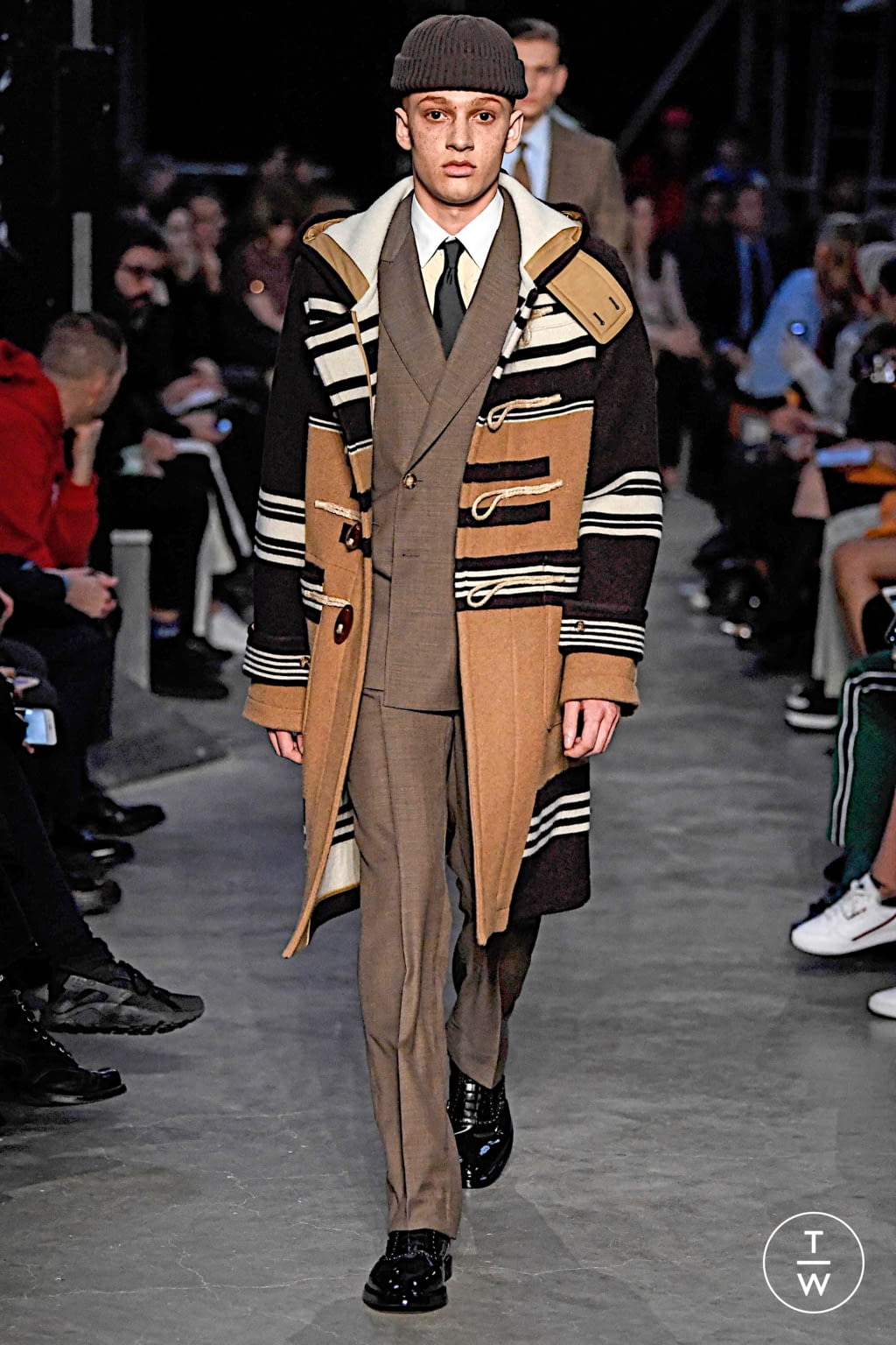 Fashion Week London Fall/Winter 2019 look 53 from the Burberry collection 男装