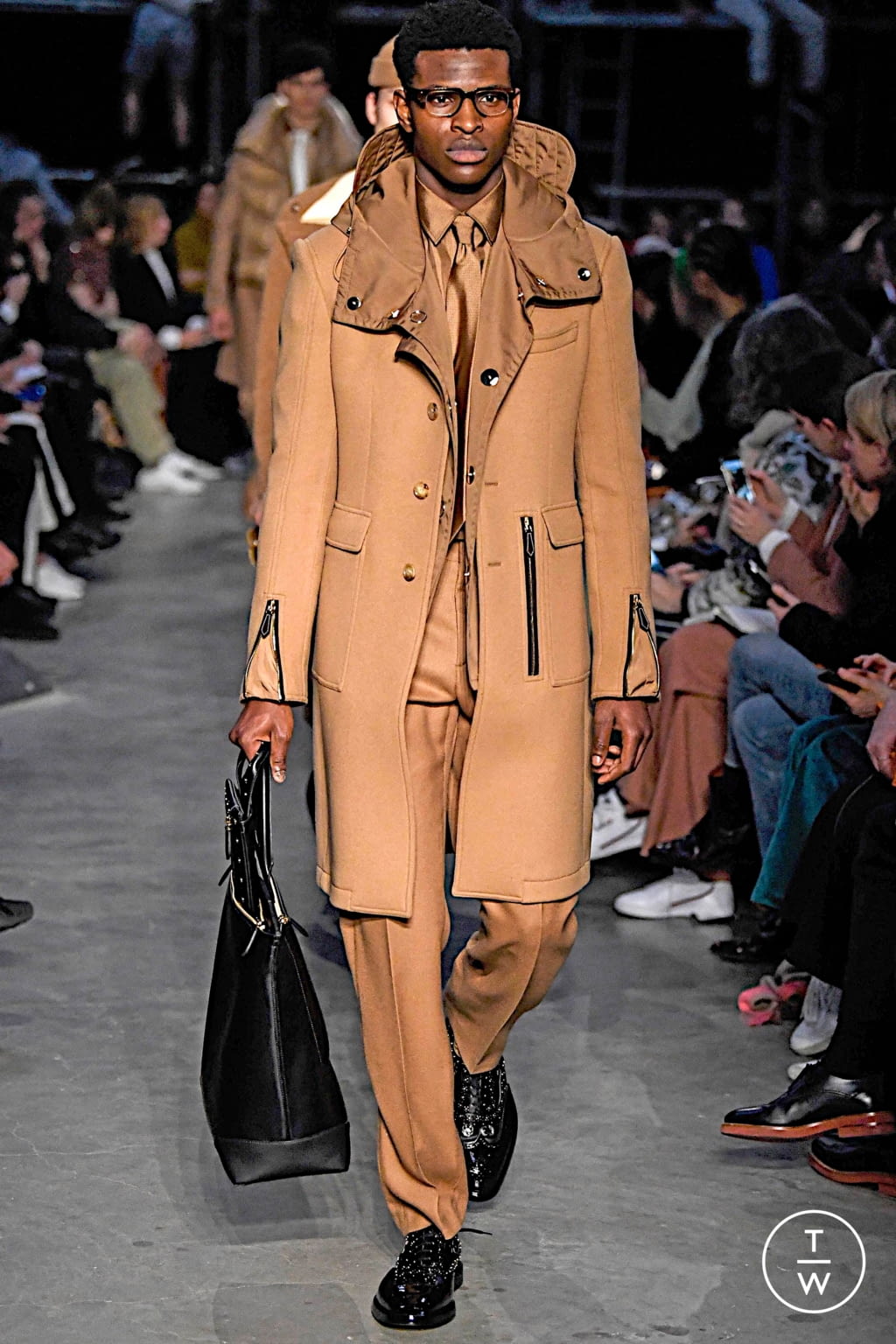 Fashion Week London Fall/Winter 2019 look 65 from the Burberry collection 男装