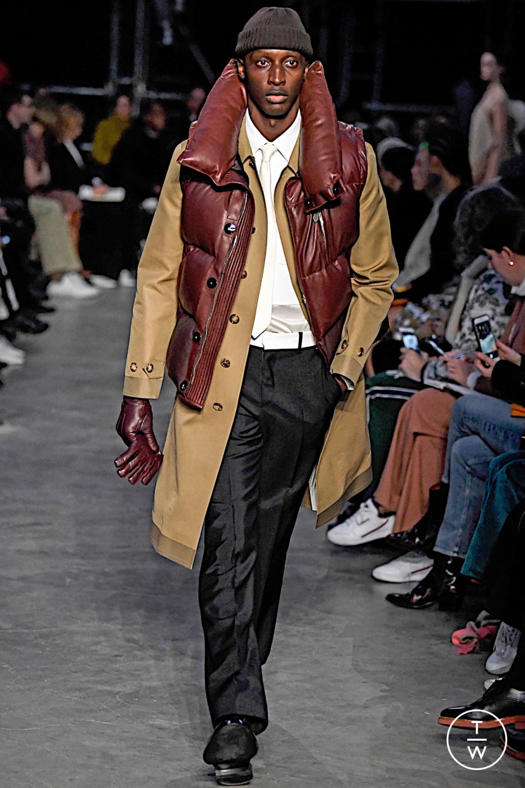 Fashion Week London Fall/Winter 2019 look 98 from the Burberry collection menswear