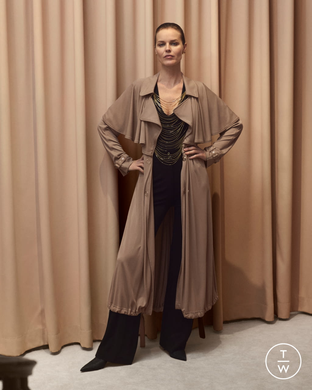 Fashion Week London Resort 2020 look 1 de la collection Burberry womenswear