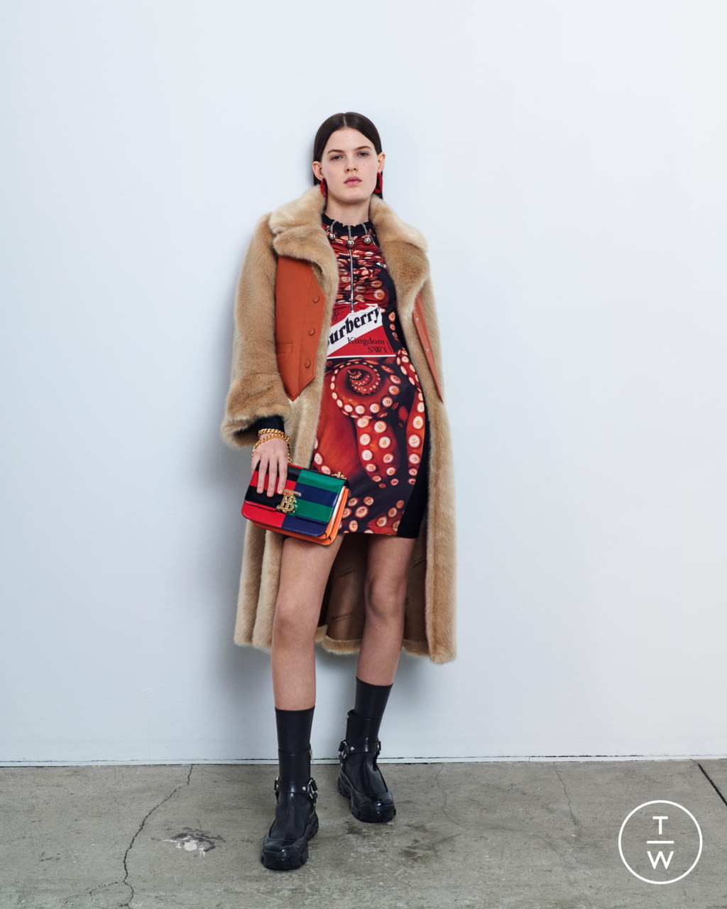 Fashion Week London Resort 2020 look 12 from the Burberry collection 女装