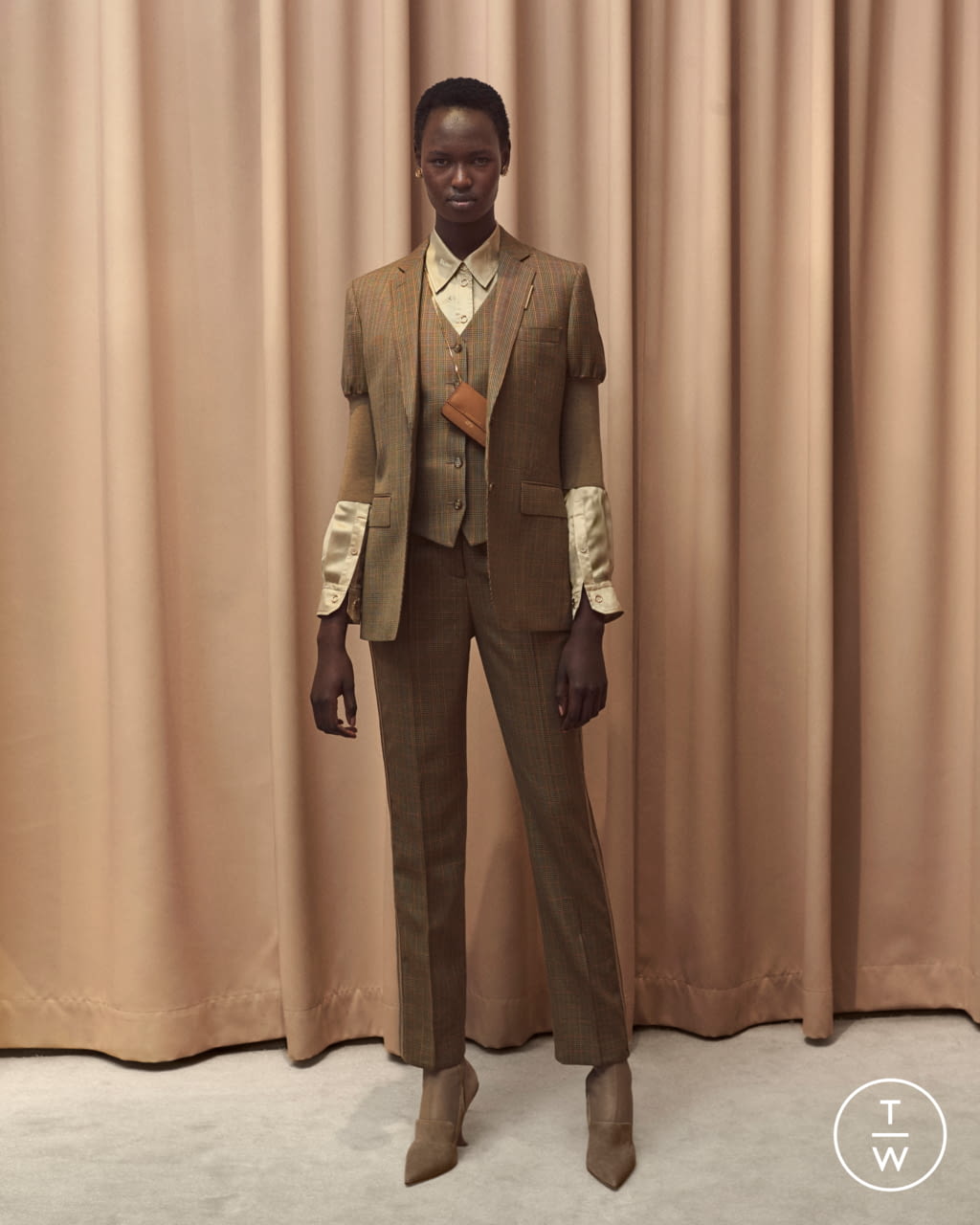 Fashion Week London Resort 2020 look 46 from the Burberry collection 女装