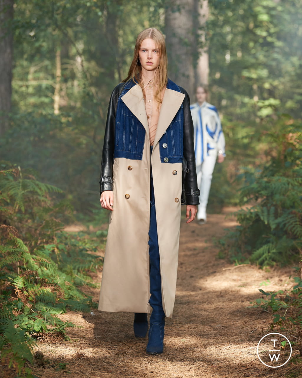 Fashion Week London Spring/Summer 2021 look 3 from the Burberry collection womenswear