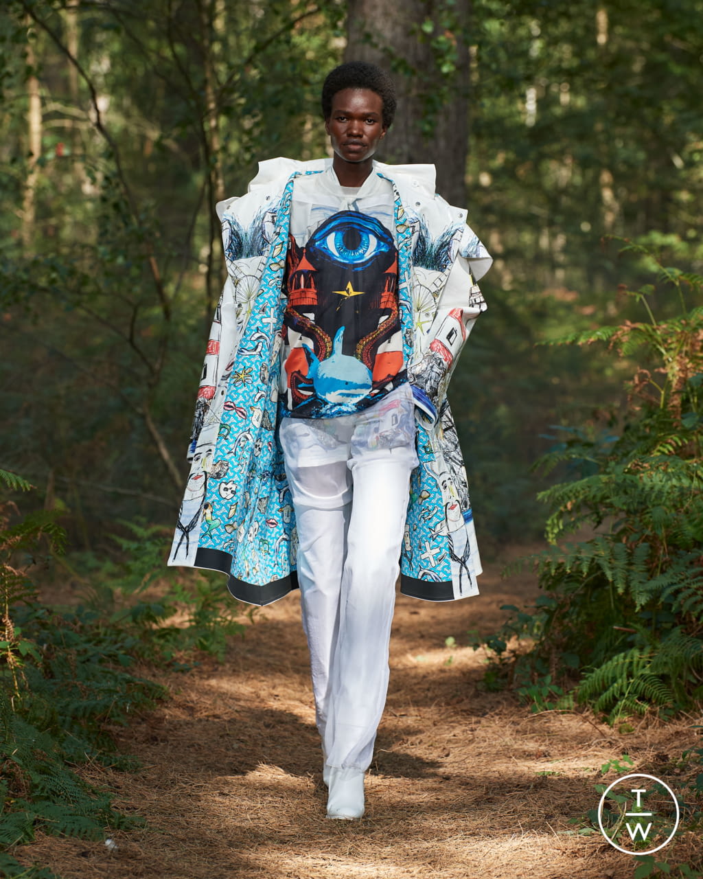Fashion Week London Spring/Summer 2021 look 40 from the Burberry collection womenswear