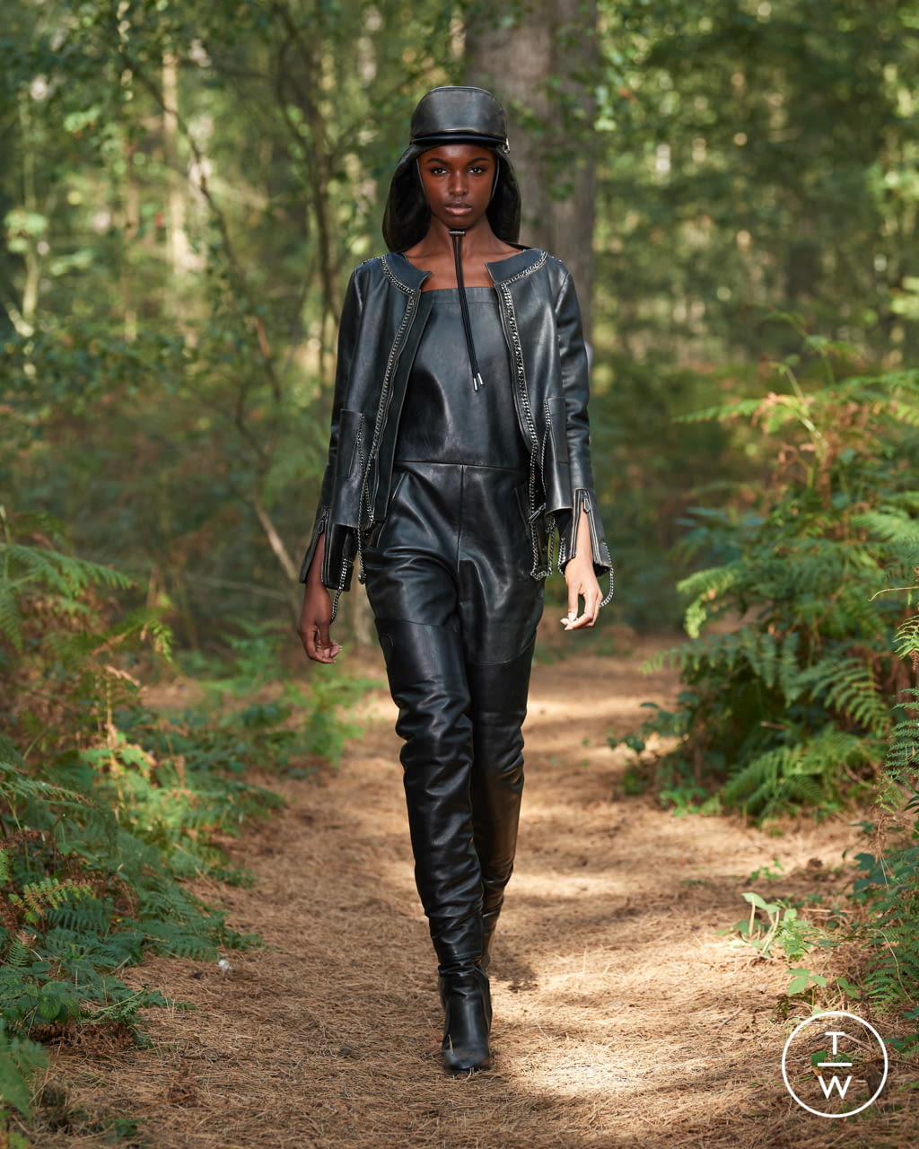 Fashion Week London Spring/Summer 2021 look 48 from the Burberry collection womenswear