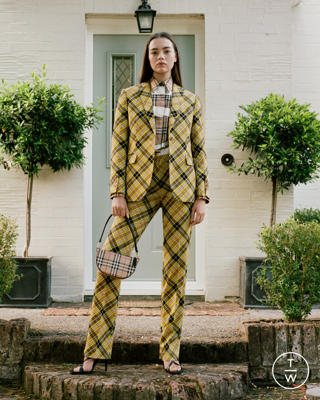 Fashion Week London Resort 2021 look 1 from the Burberry collection womenswear