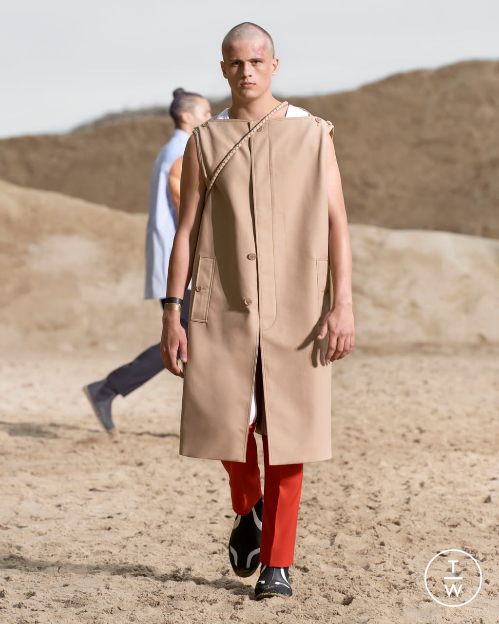Fashion Week London Spring/Summer 2022 look 45 from the Burberry collection 男装