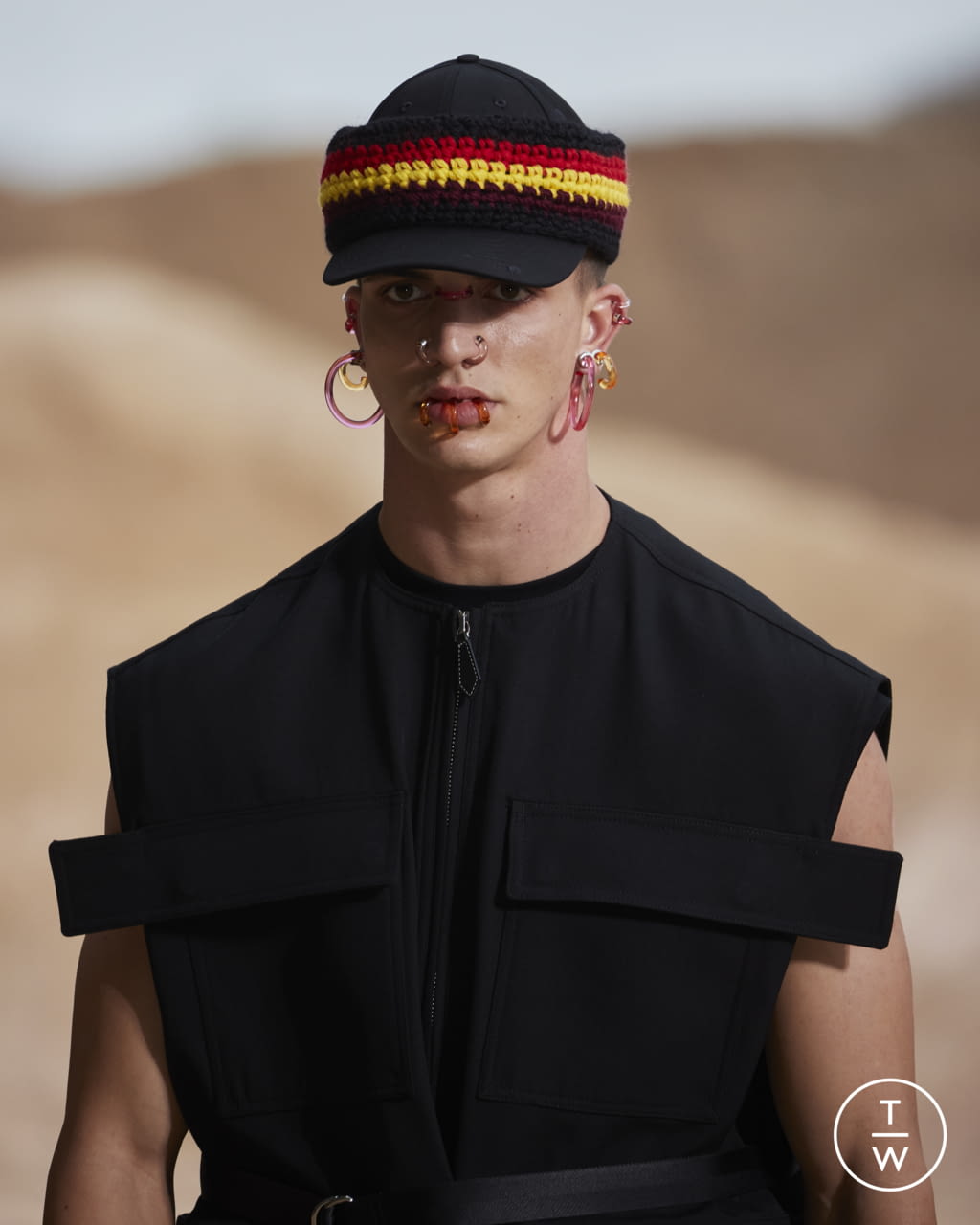 Fashion Week London Spring/Summer 2022 look 12 from the Burberry collection menswear accessories
